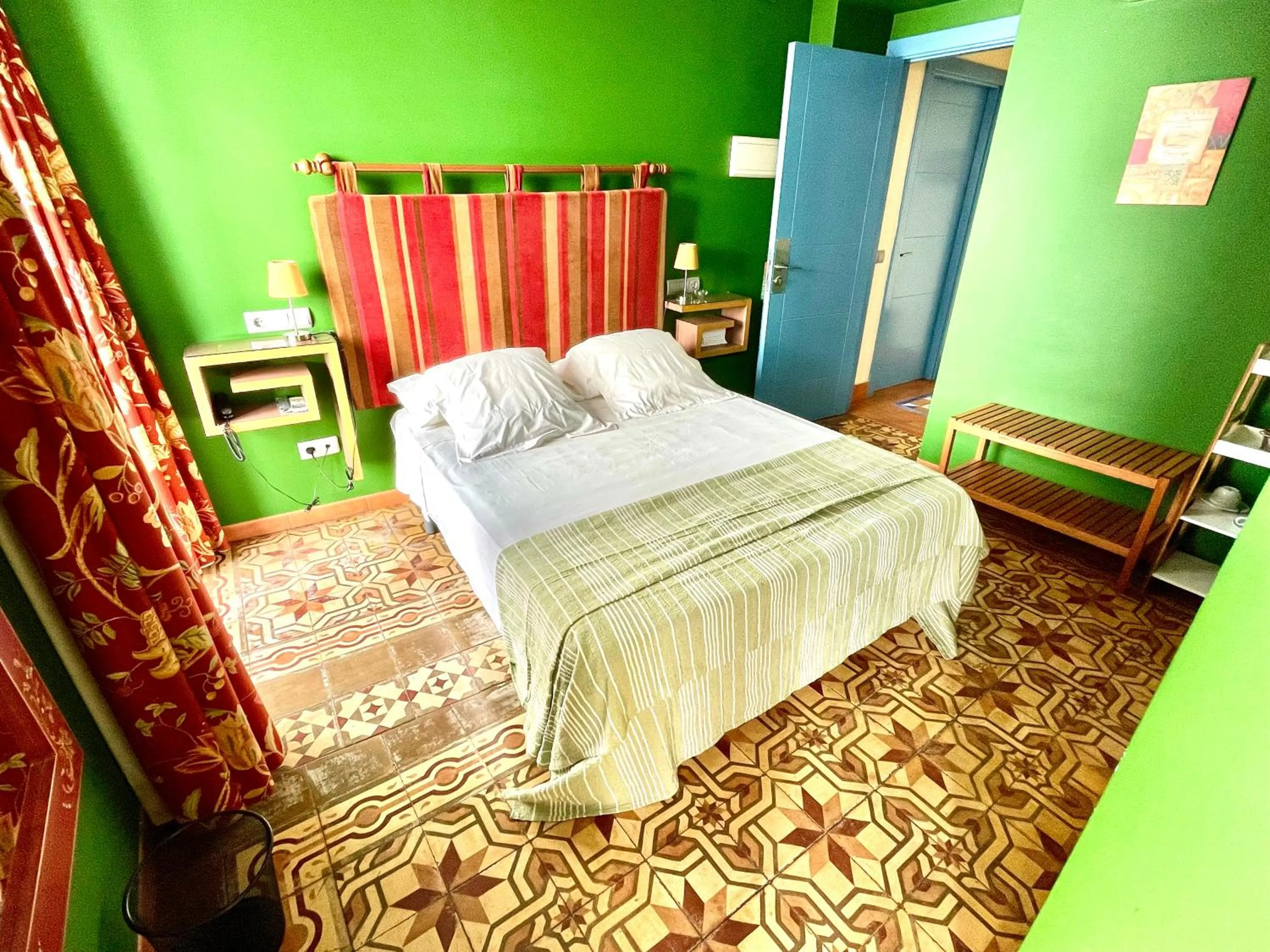 Bedroom, Bed in Hotel Conde de Cárdenas