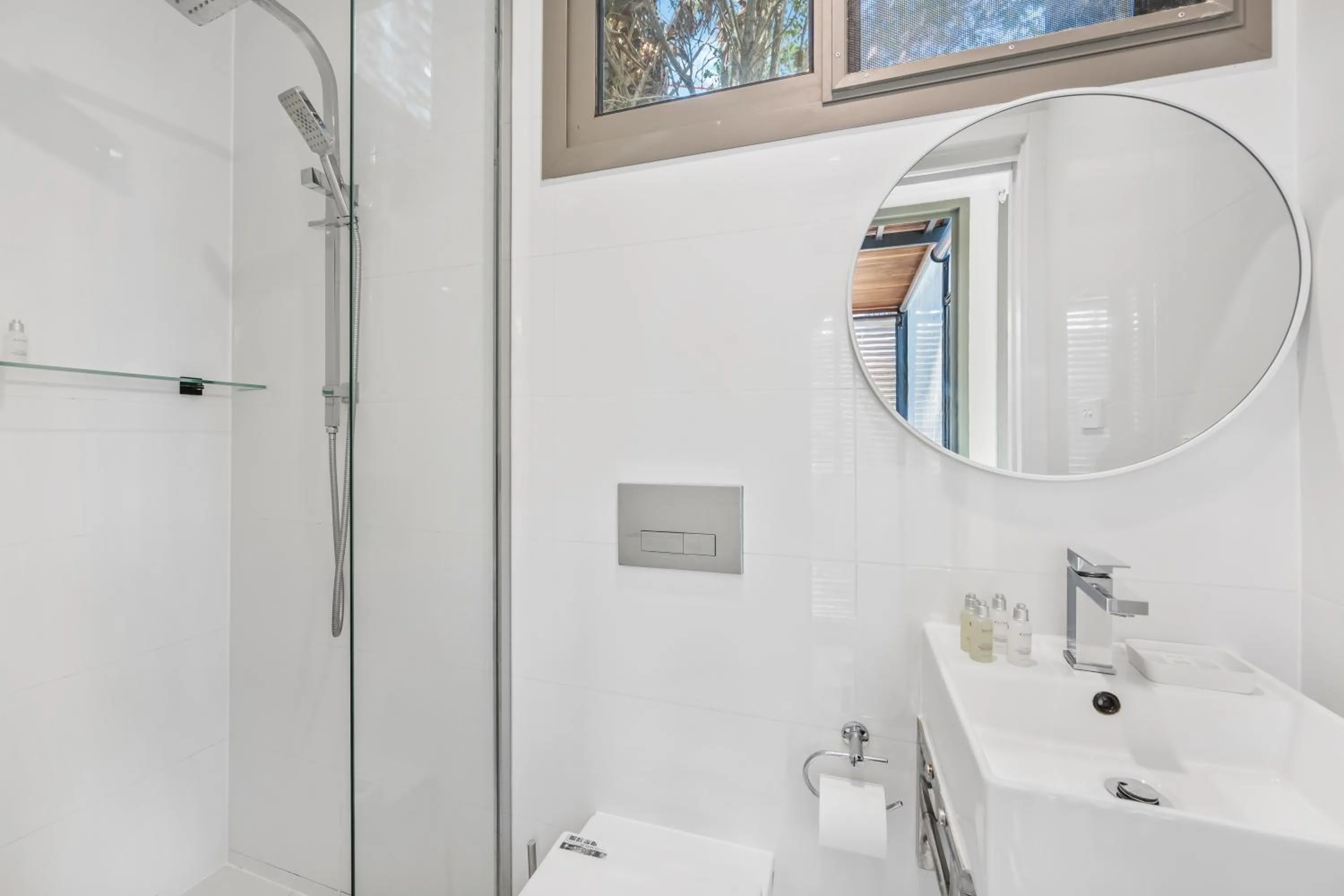 The Med Crescent Head