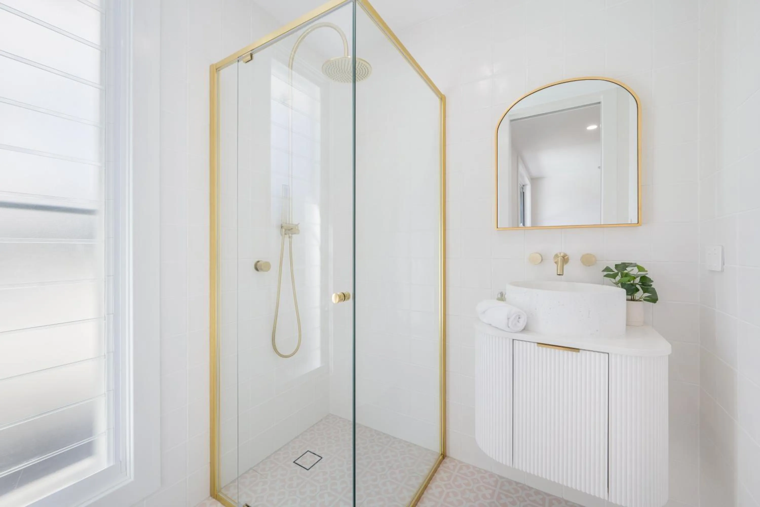 The Med Crescent Head