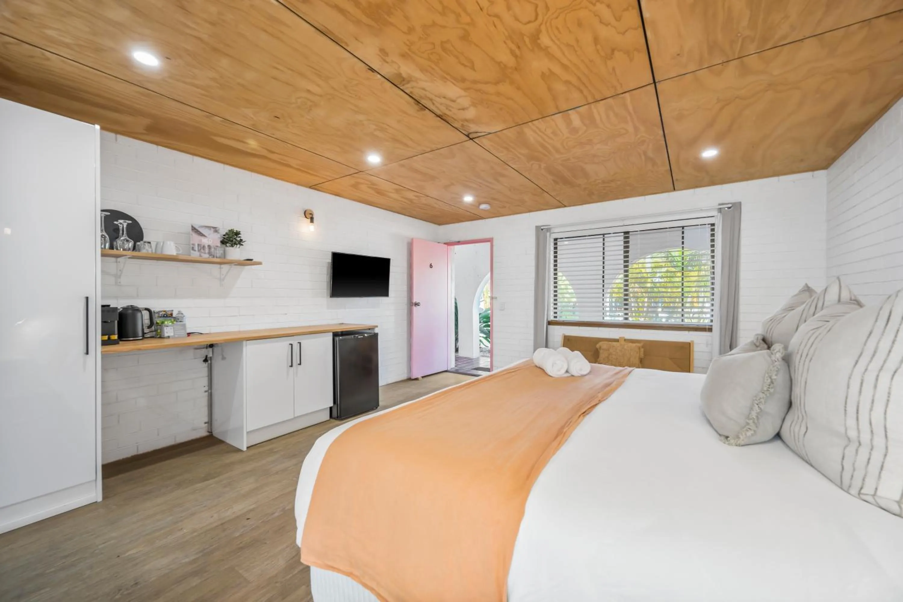 Bed in The Med Crescent Head