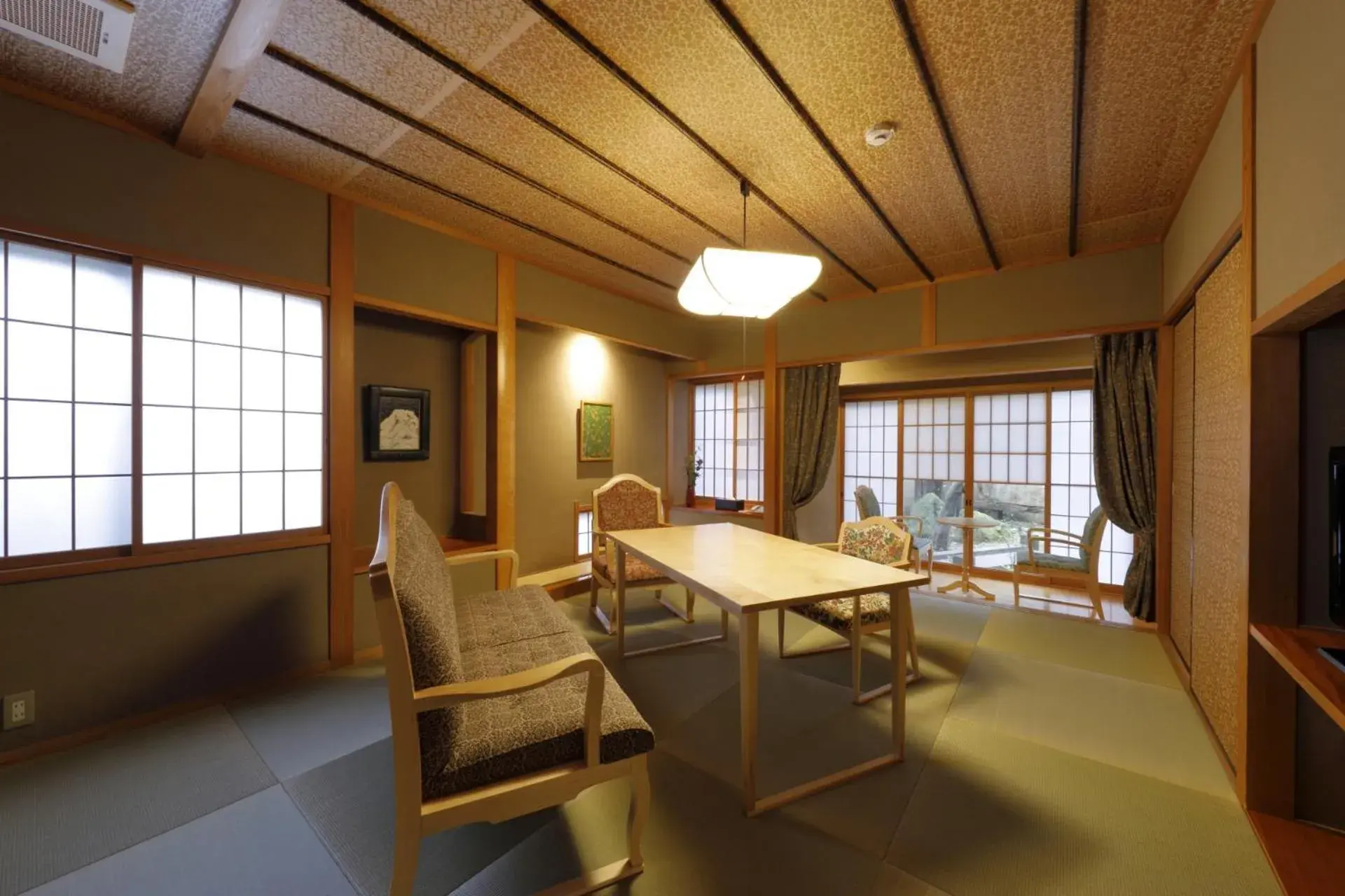 Maisonette with Open Air Bath in Yufuin Souan Kosumosu Maisonette with Open Air Bath in Yufuin Souan Kosumosu