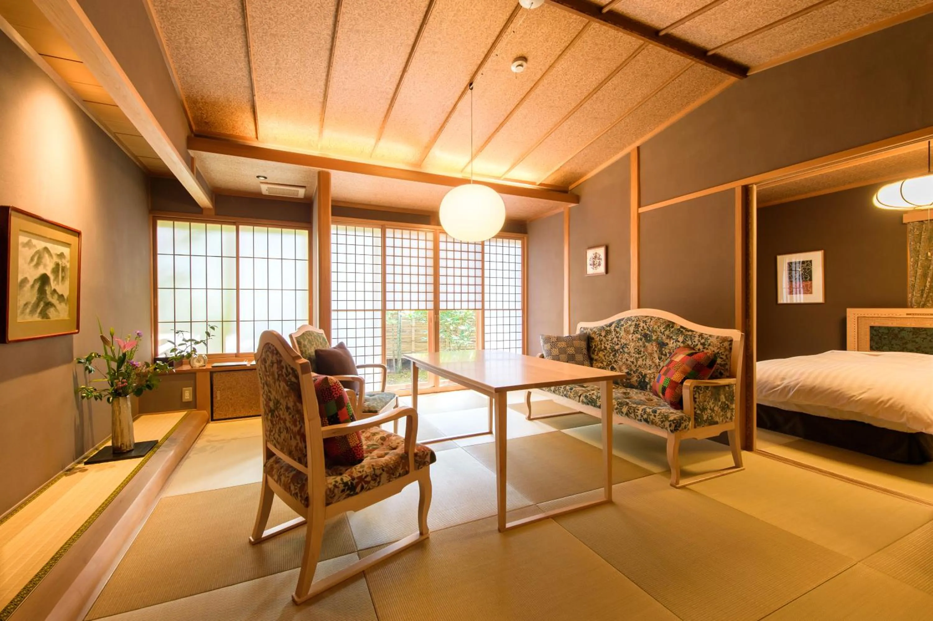 Living room, Bed in Yufuin Souan Kosumosu