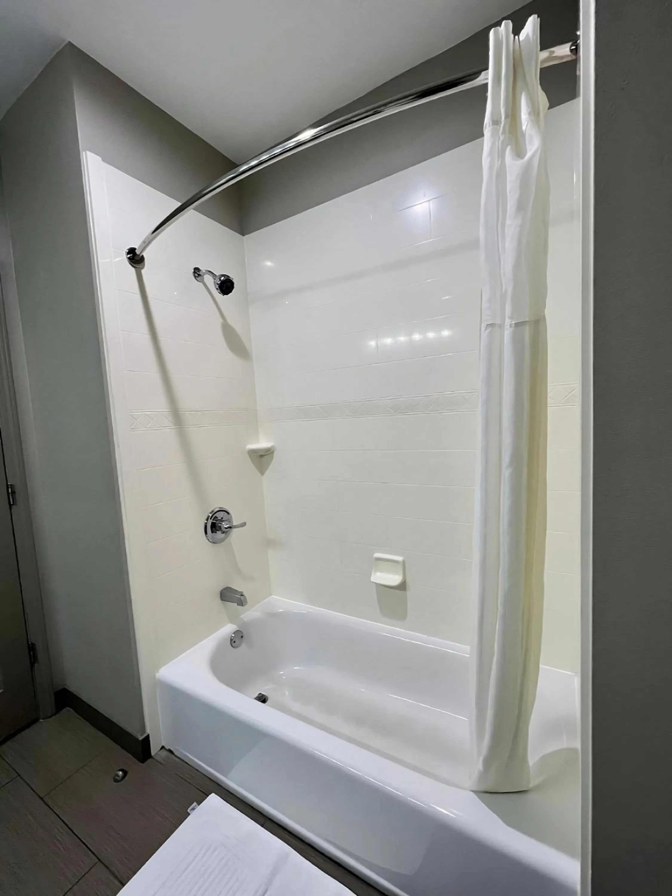 Catoosa Inn & Suites