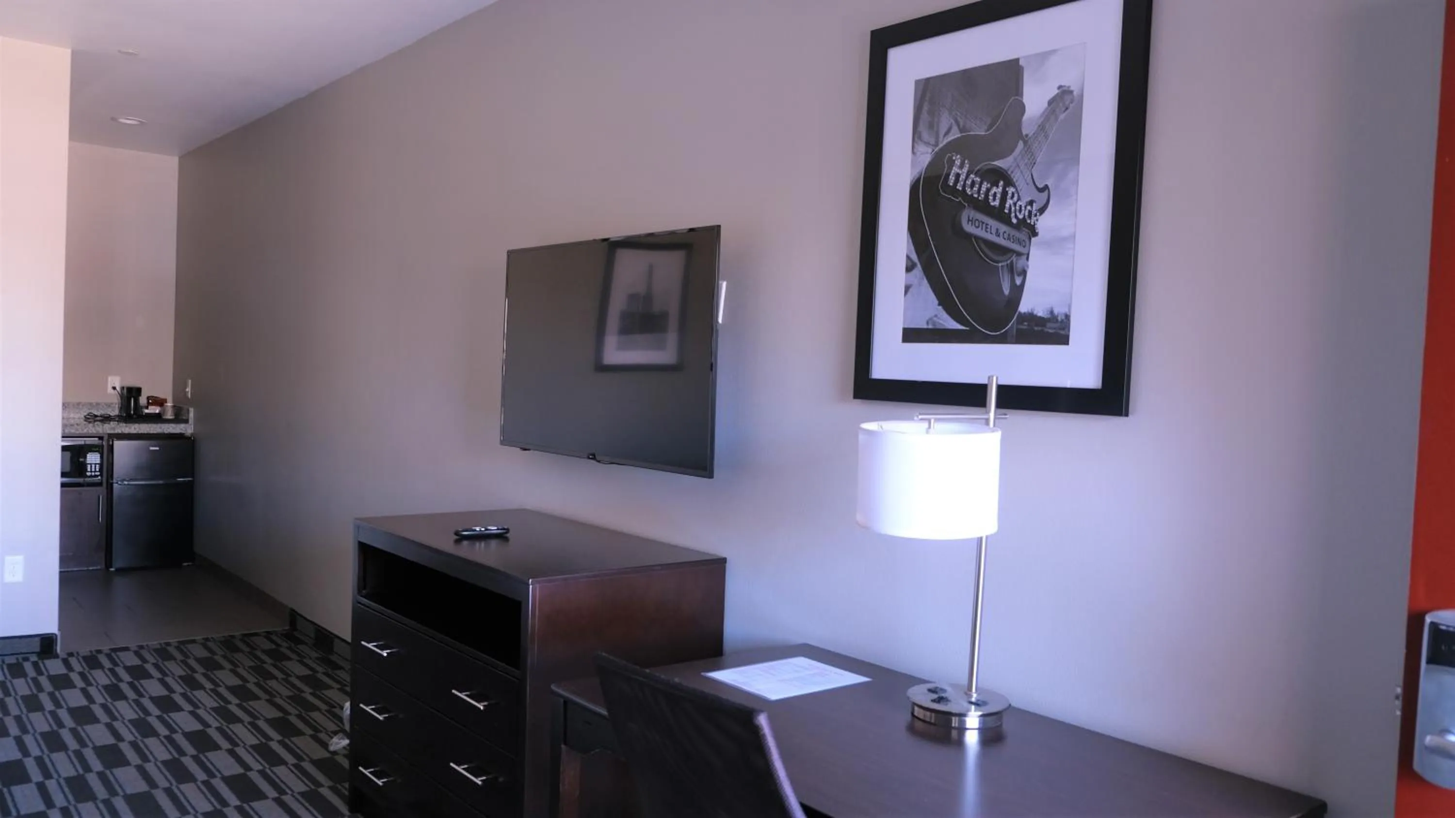 Catoosa Inn & Suites