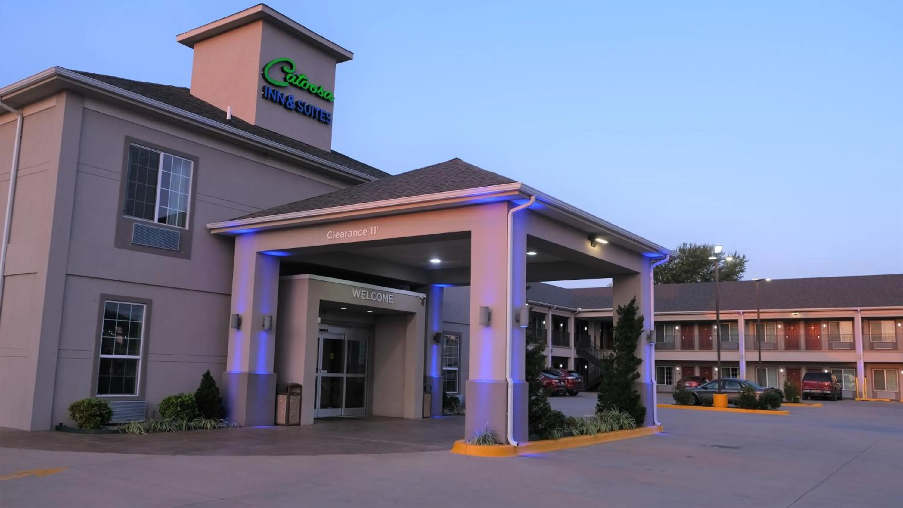 Property building in Catoosa Inn & Suites