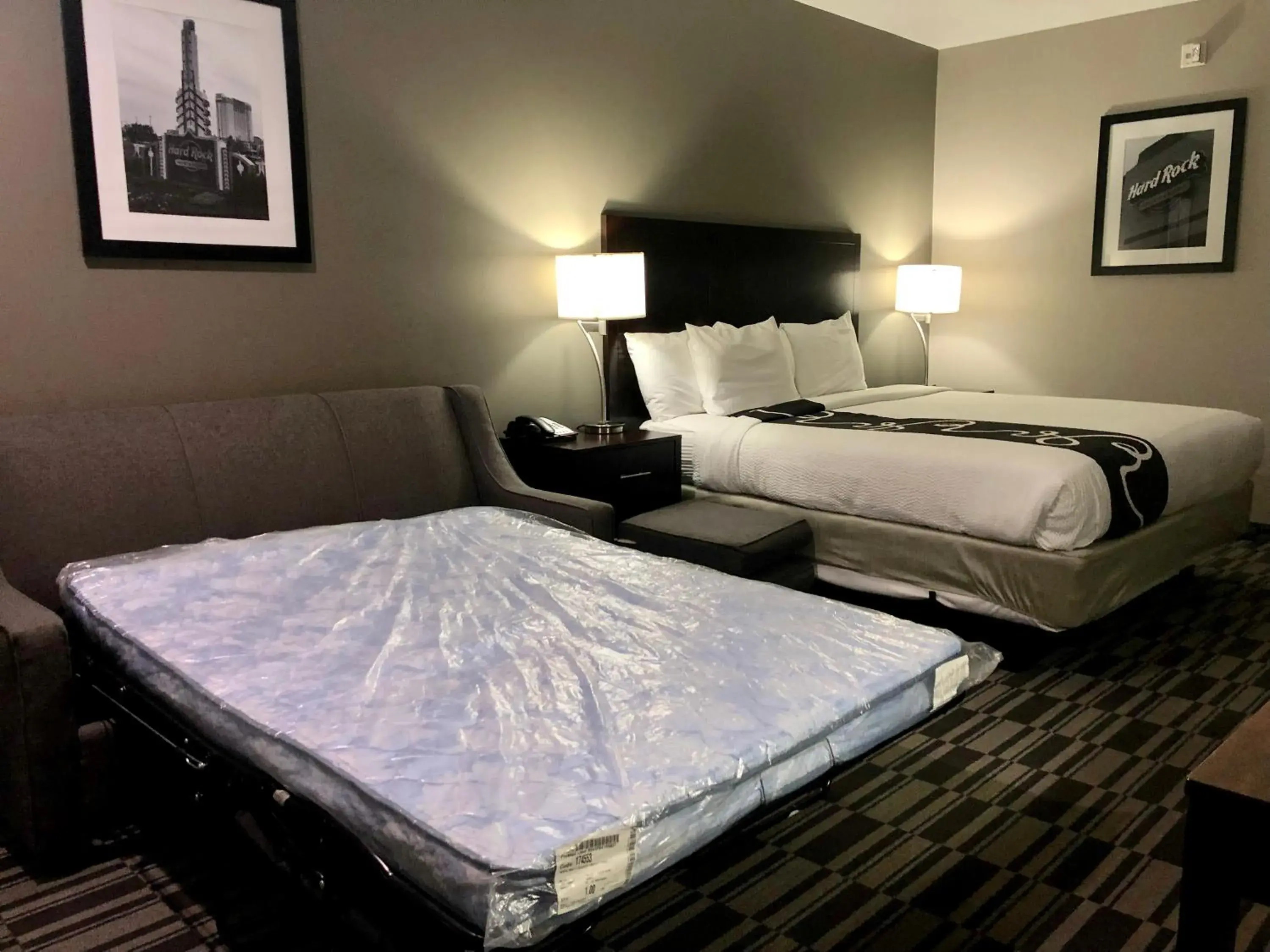 Bed in Catoosa Inn & Suites Bed in Catoosa Inn & Suites