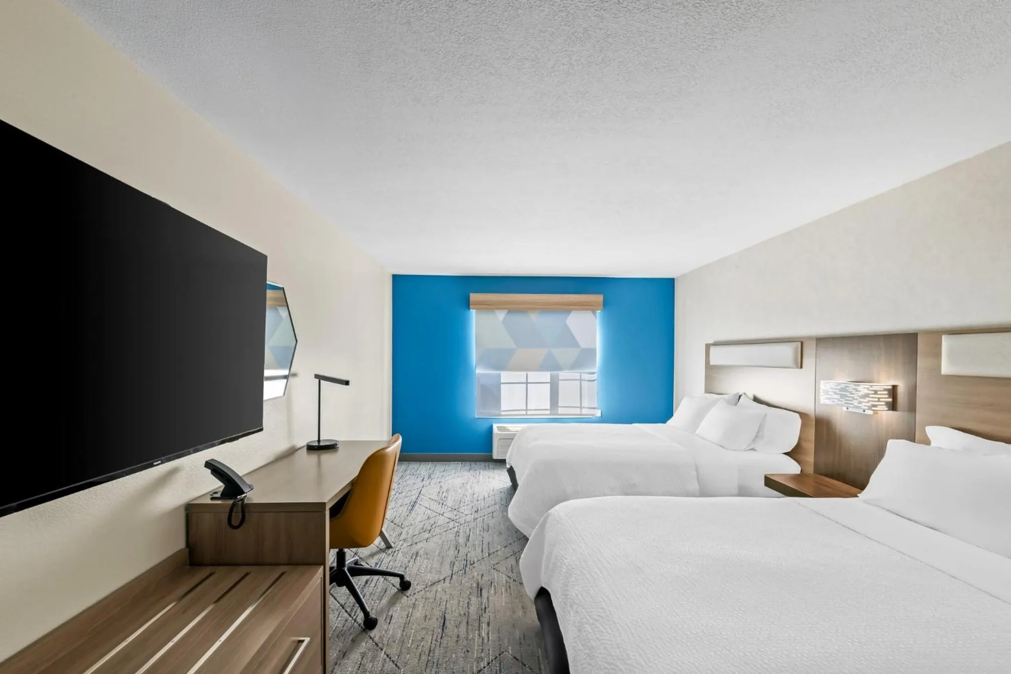 Photo of the whole room, Bed in Holiday Inn Express Hotel & Suites Council Bluffs - Convention Center Area by IHG