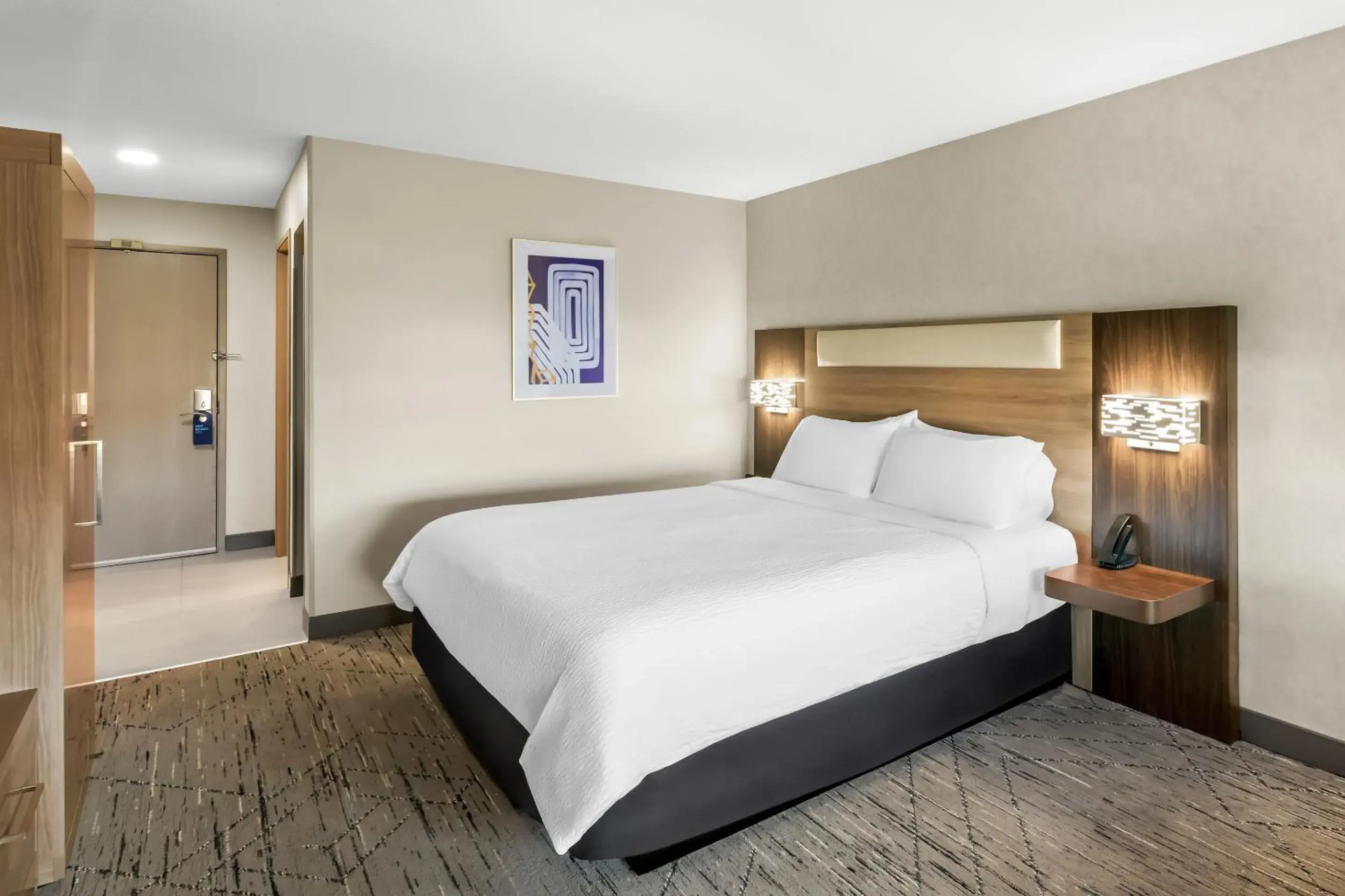 Bedroom, Bed in Holiday Inn Express Hotel & Suites Council Bluffs - Convention Center Area by IHG Bedroom, Bed in Holiday Inn Express Hotel & Suites Council Bluffs - Convention Center Area by IHG