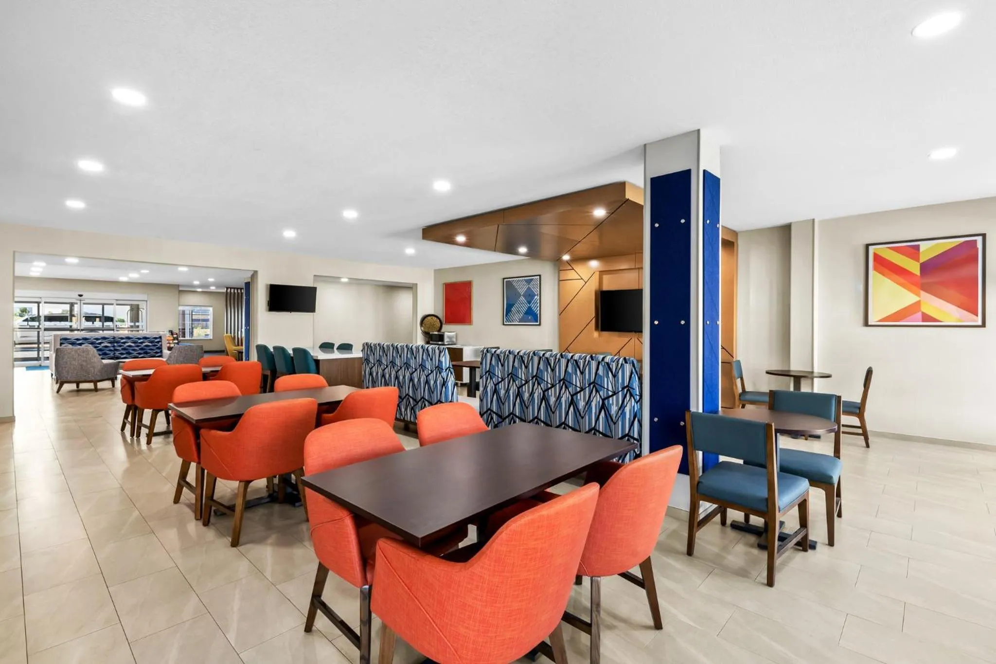 Breakfast in Holiday Inn Express Hotel & Suites Council Bluffs - Convention Center Area by IHG