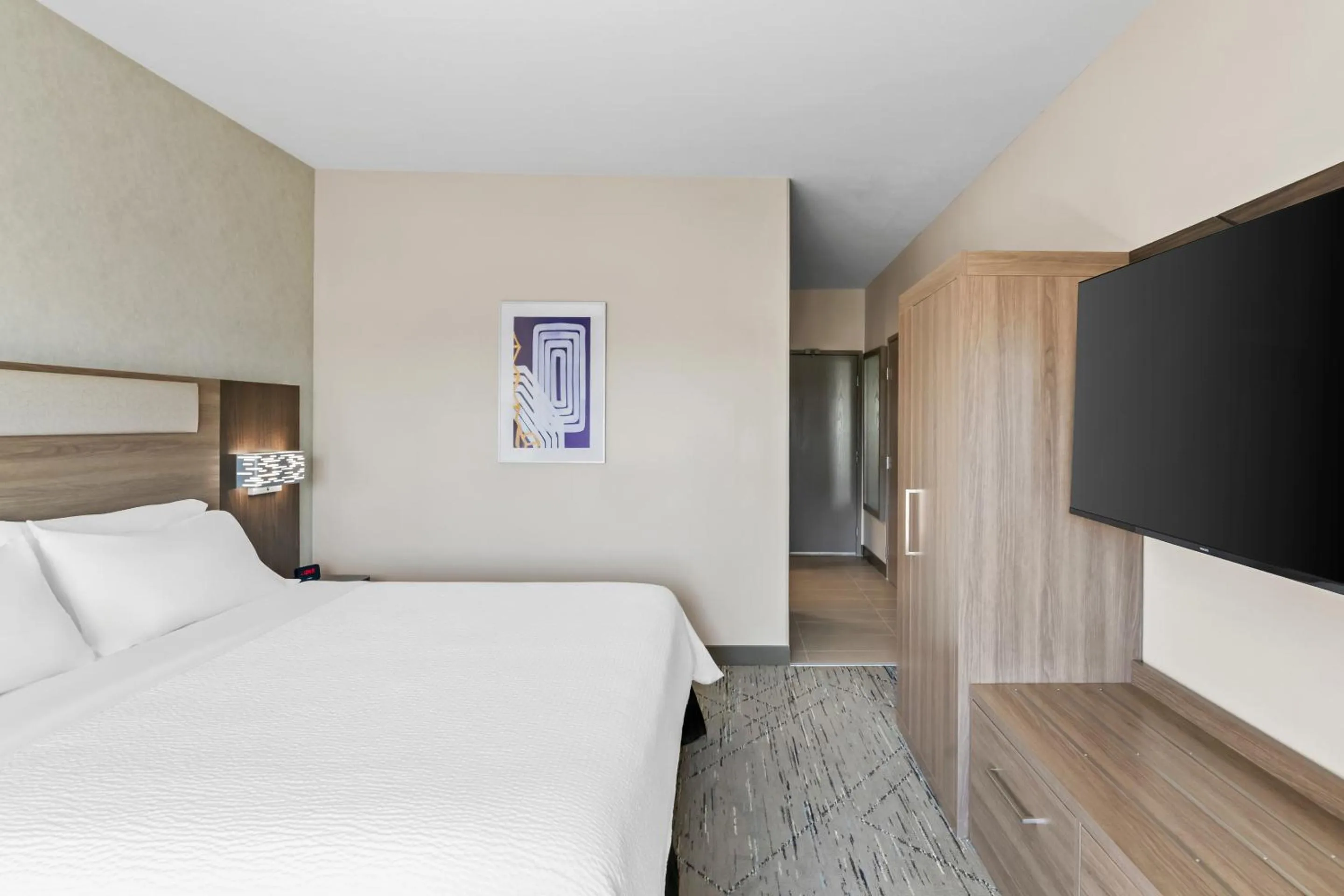 Bedroom, Bed in Holiday Inn Express Hotel & Suites Council Bluffs - Convention Center Area by IHG