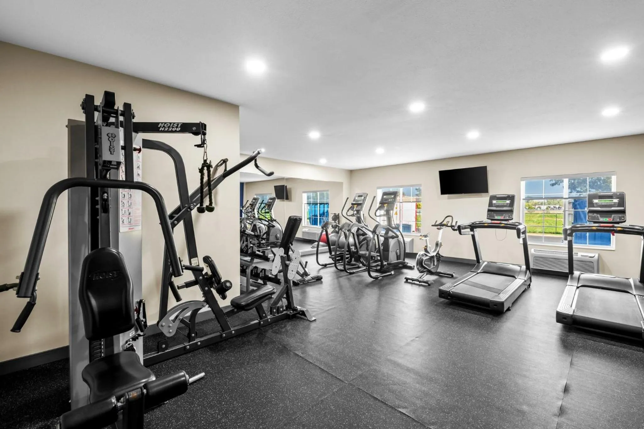 Fitness centre/facilities in Holiday Inn Express Hotel & Suites Council Bluffs - Convention Center Area by IHG