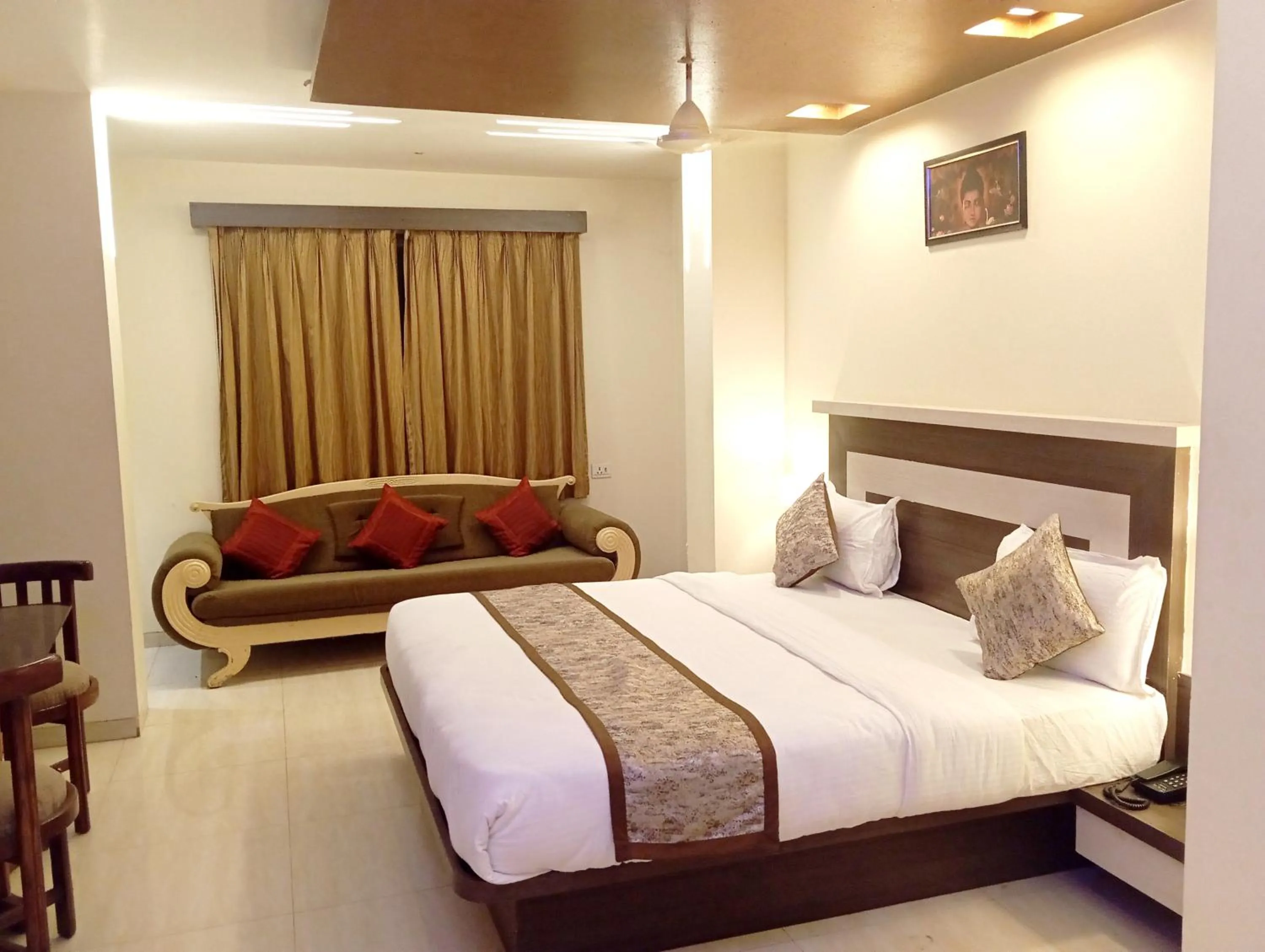 Bed in Hotel Vaikunth By Adamo