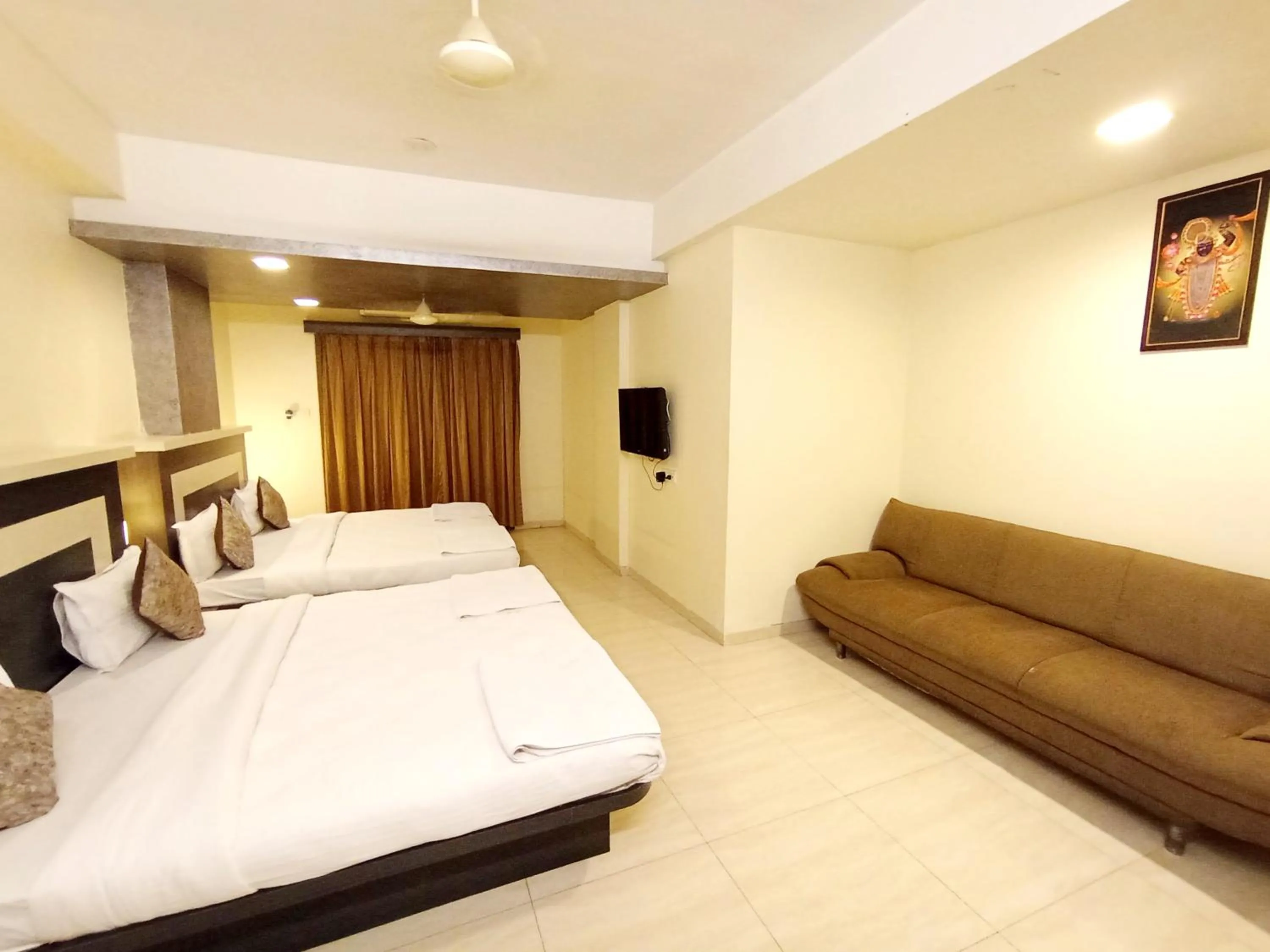 Bedroom, Bed in Hotel Vaikunth By Adamo