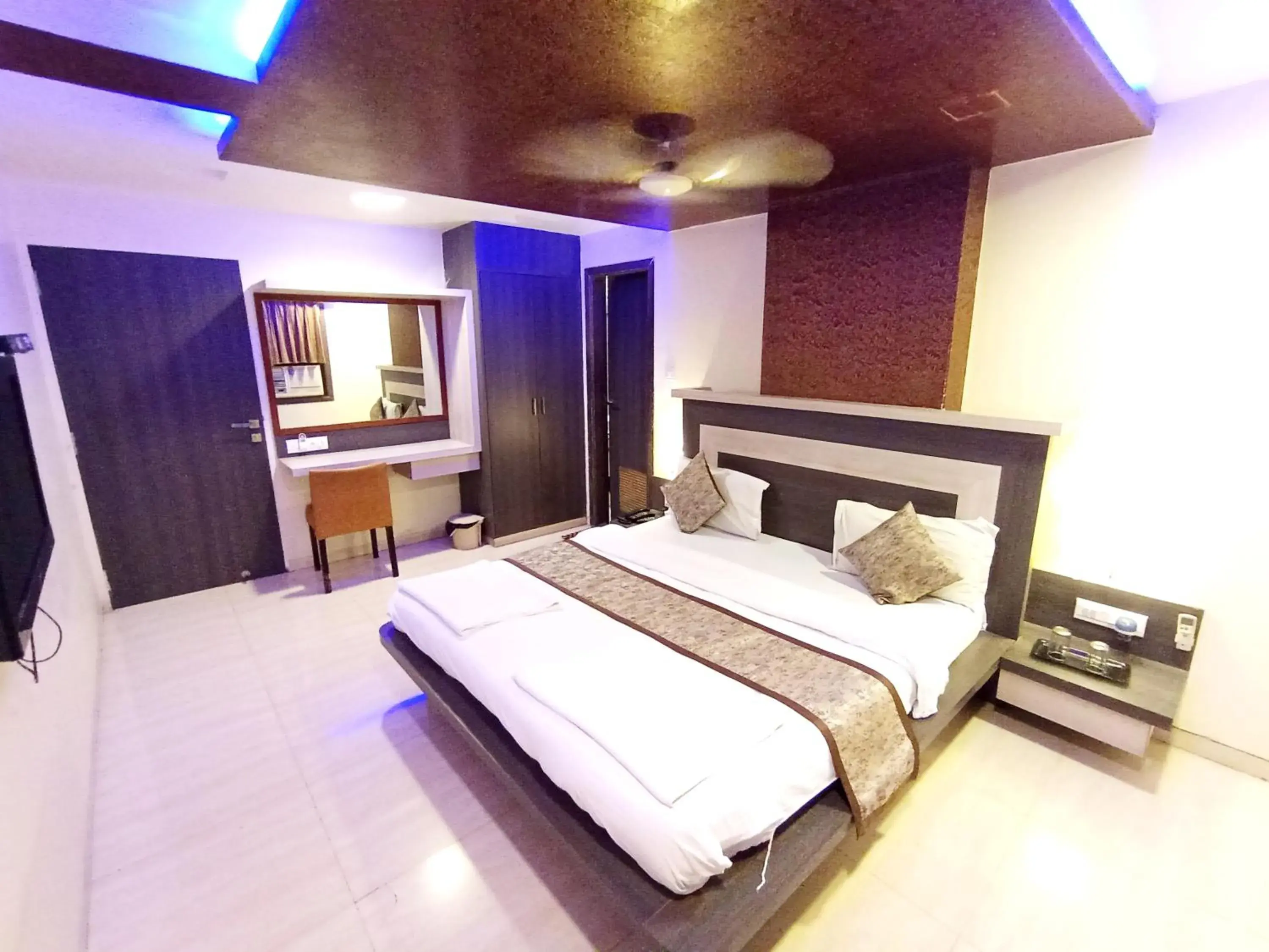 Deluxe Room in Hotel Vaikunth By Adamo Deluxe Room in Hotel Vaikunth By Adamo