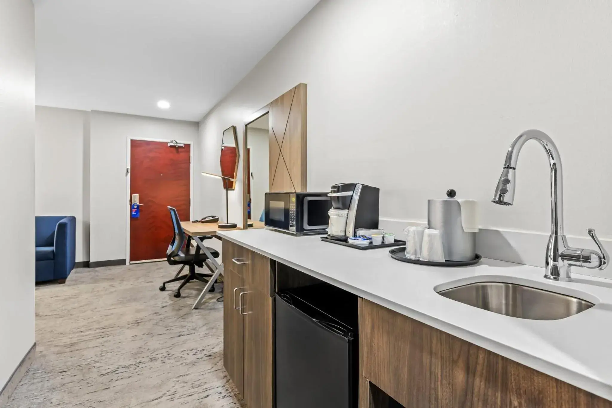 Photo of the whole room in Holiday Inn Express Florence Northeast by IHG Photo of the whole room in Holiday Inn Express Florence Northeast by IHG