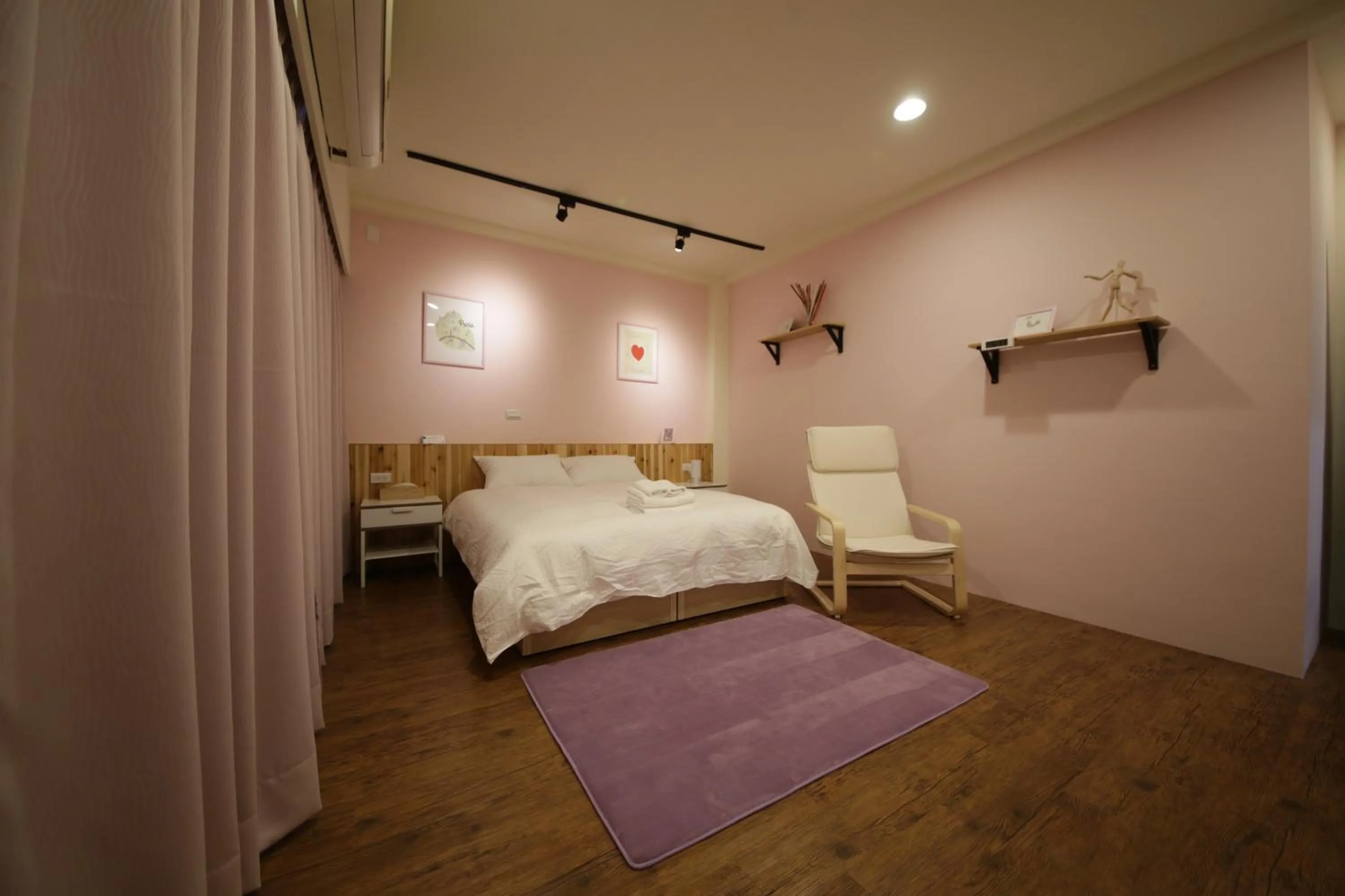 Photo of the whole room, Bed in YO HOO FARM 16 HOUSE