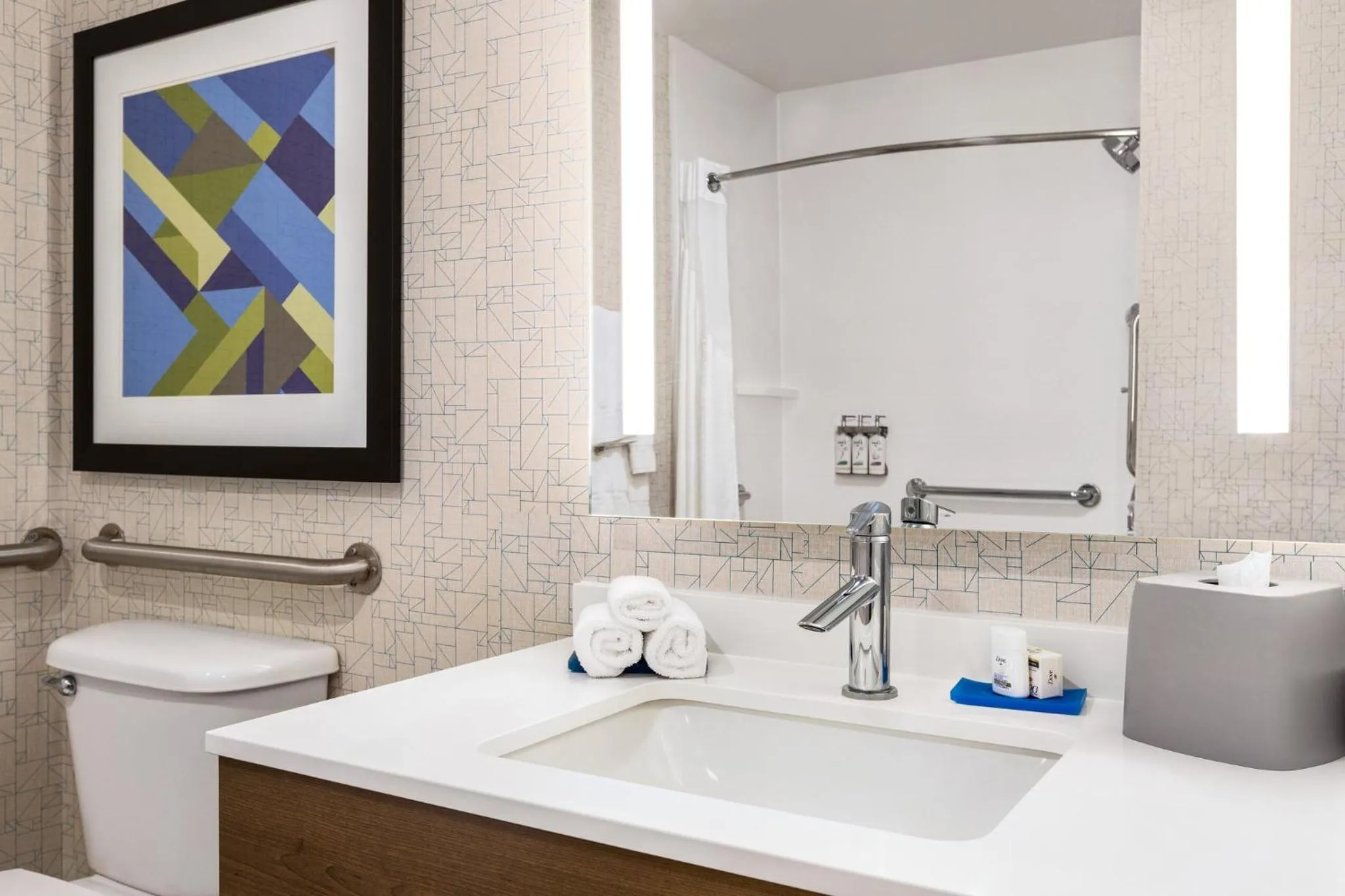 Bathroom in Holiday Inn Express Hotel & Suites Anniston/Oxford by IHG