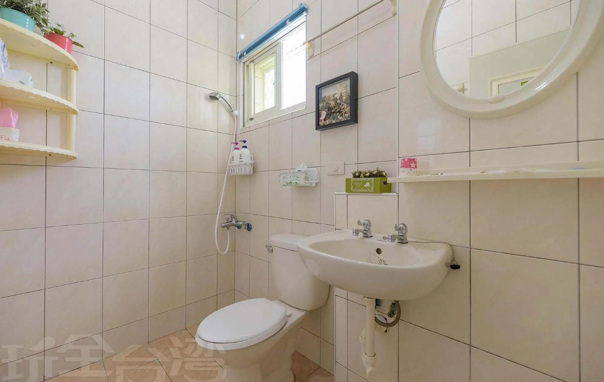 Shower in Yan Hai De Dai B&B