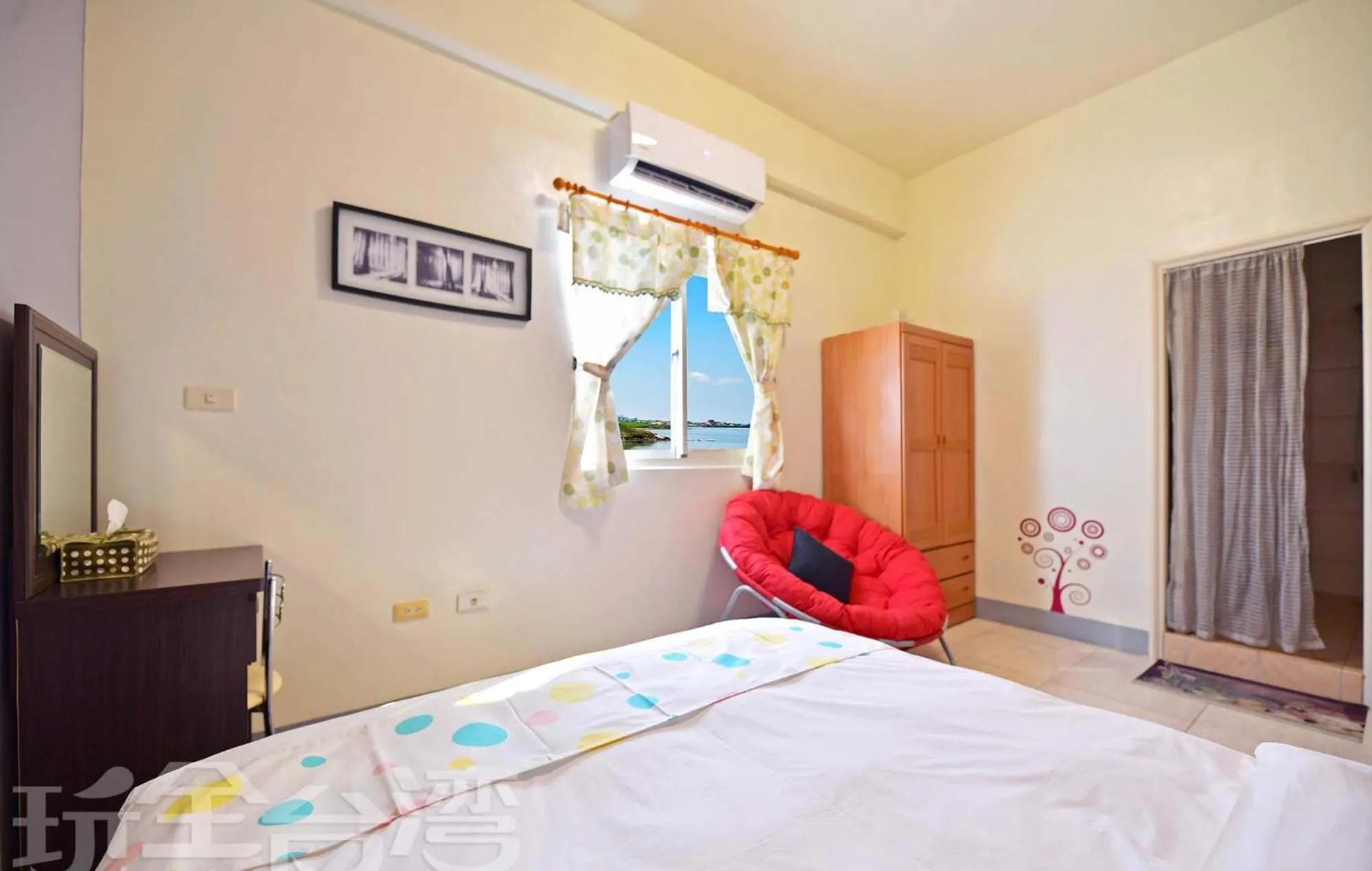 View (from property/room), Bed in Yan Hai De Dai B&B