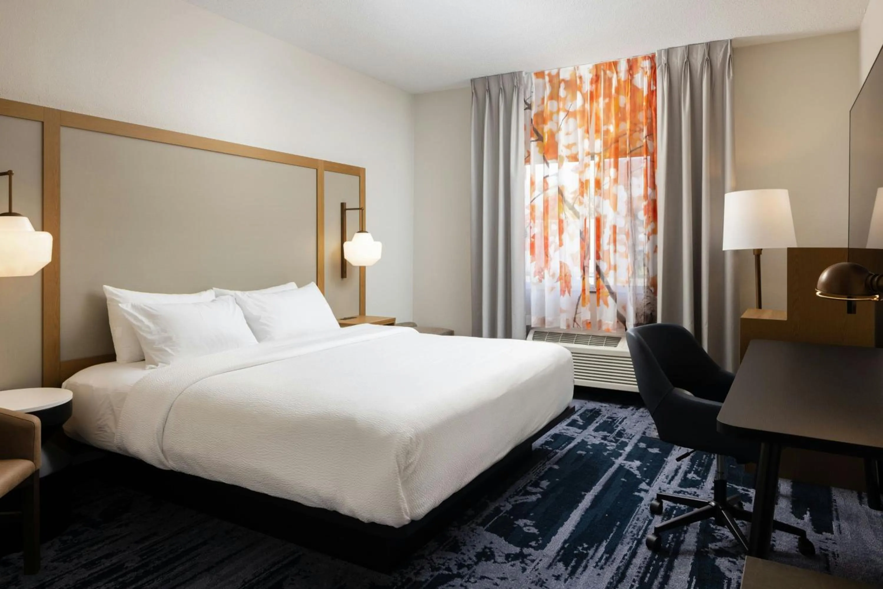 Photo of the whole room, Bed in Fairfield Inn & Suites Grand Rapids