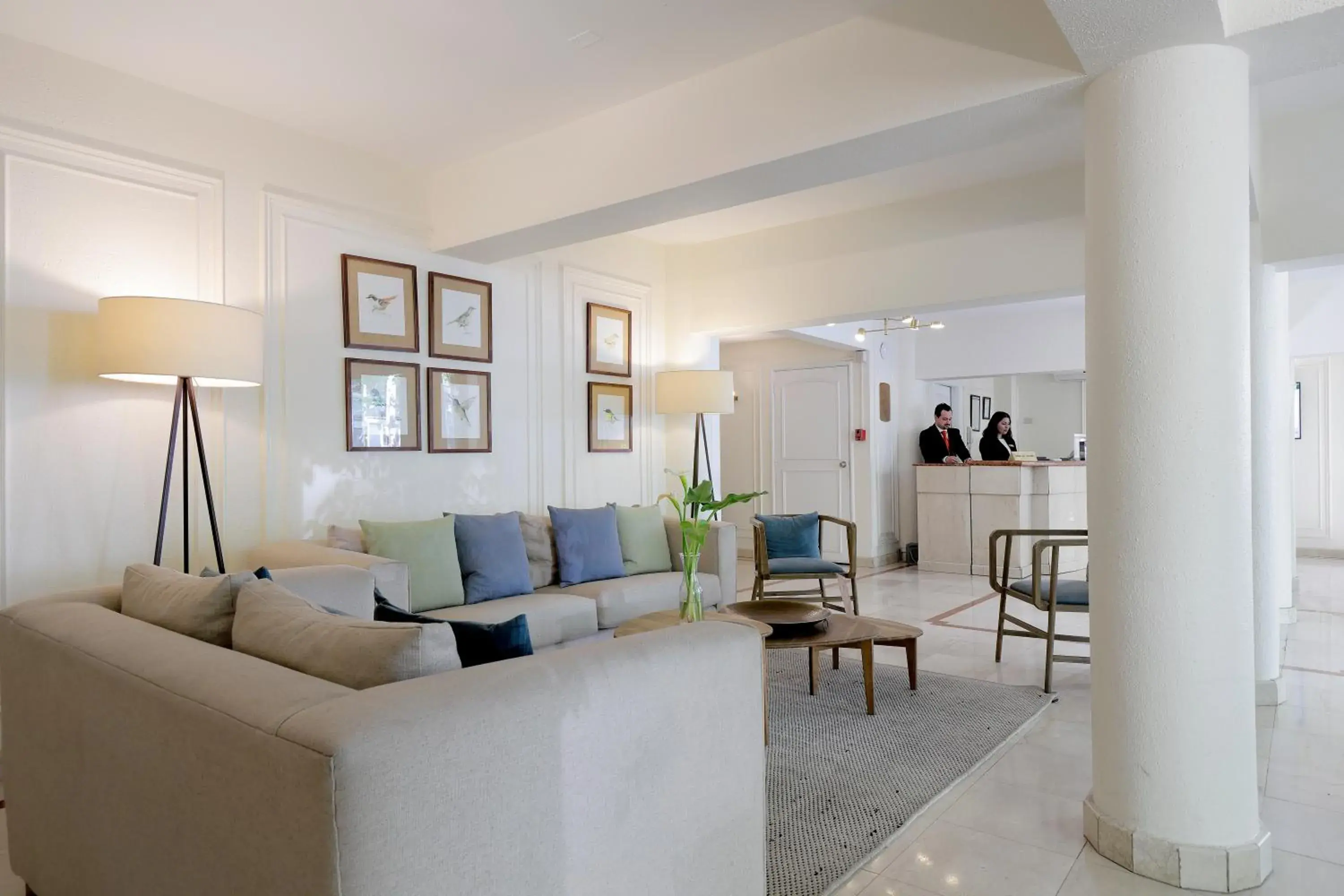 Lobby or reception in MR Express (ex Hotel Neruda Express) Lobby or reception in MR Express (ex Hotel Neruda Express)