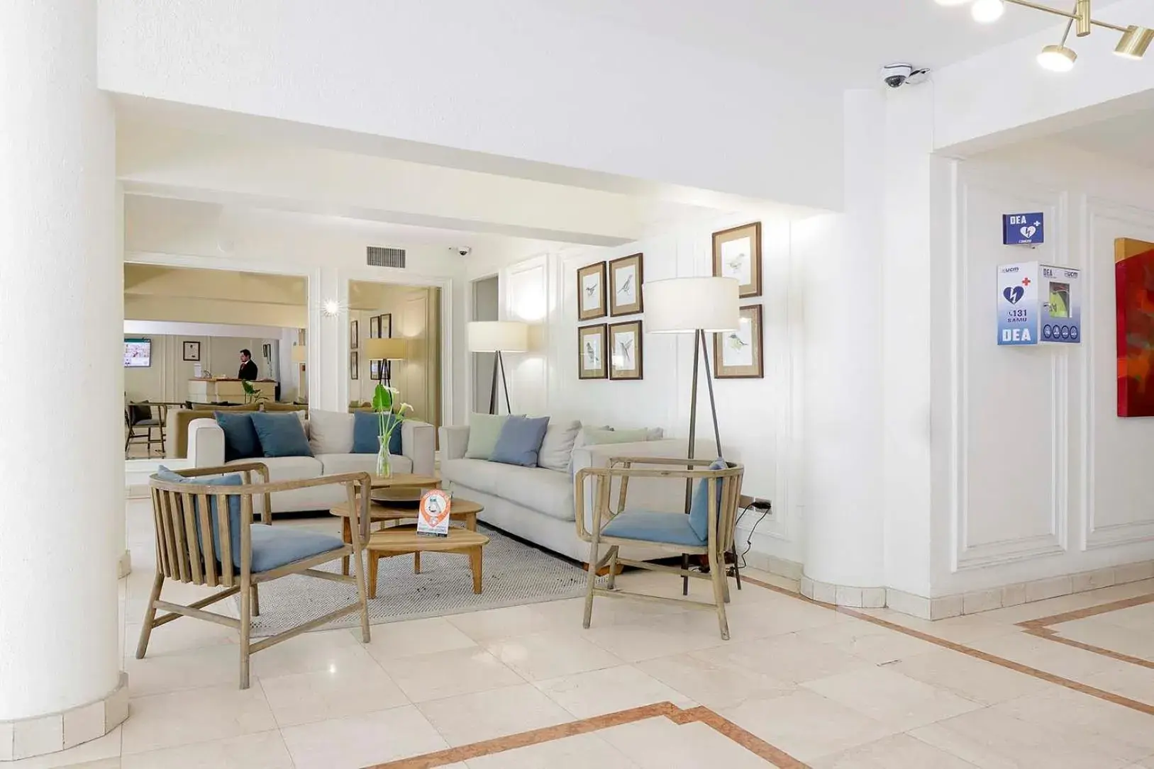 Lobby or reception in MR Express (ex Hotel Neruda Express) Lobby or reception in MR Express (ex Hotel Neruda Express)