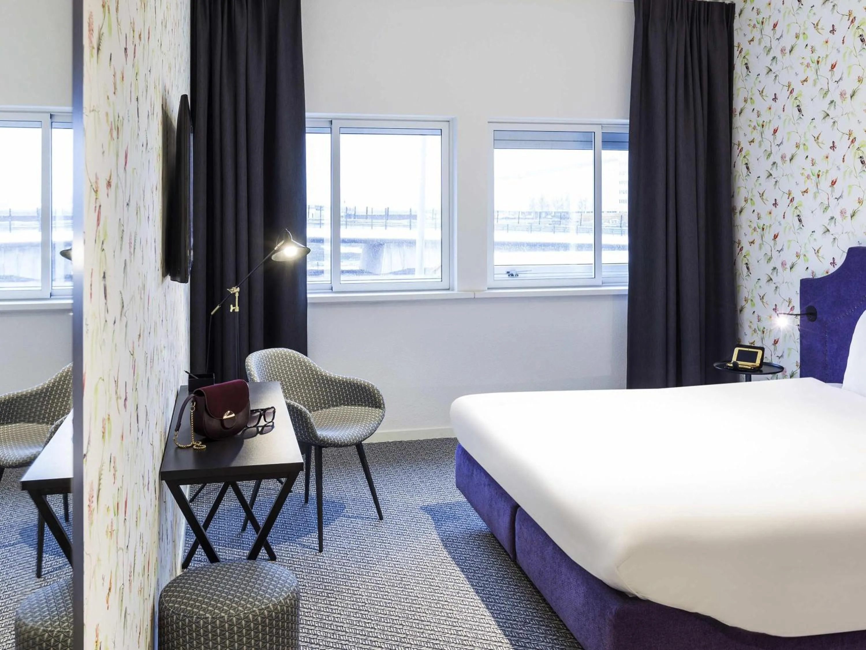 Bedroom, Bed in ibis Styles Amsterdam Airport