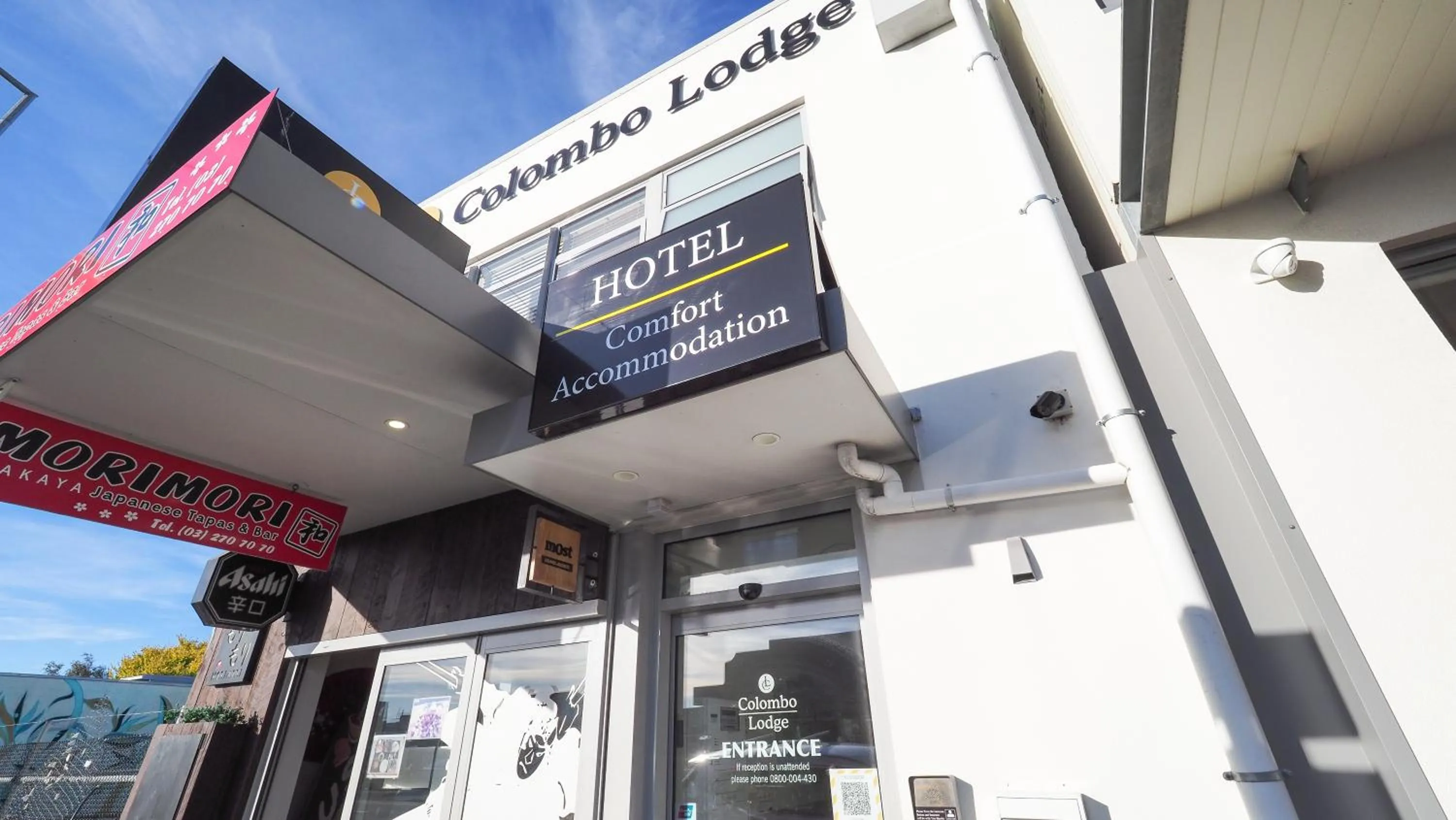 Property building in Colombo Lodge Hotel