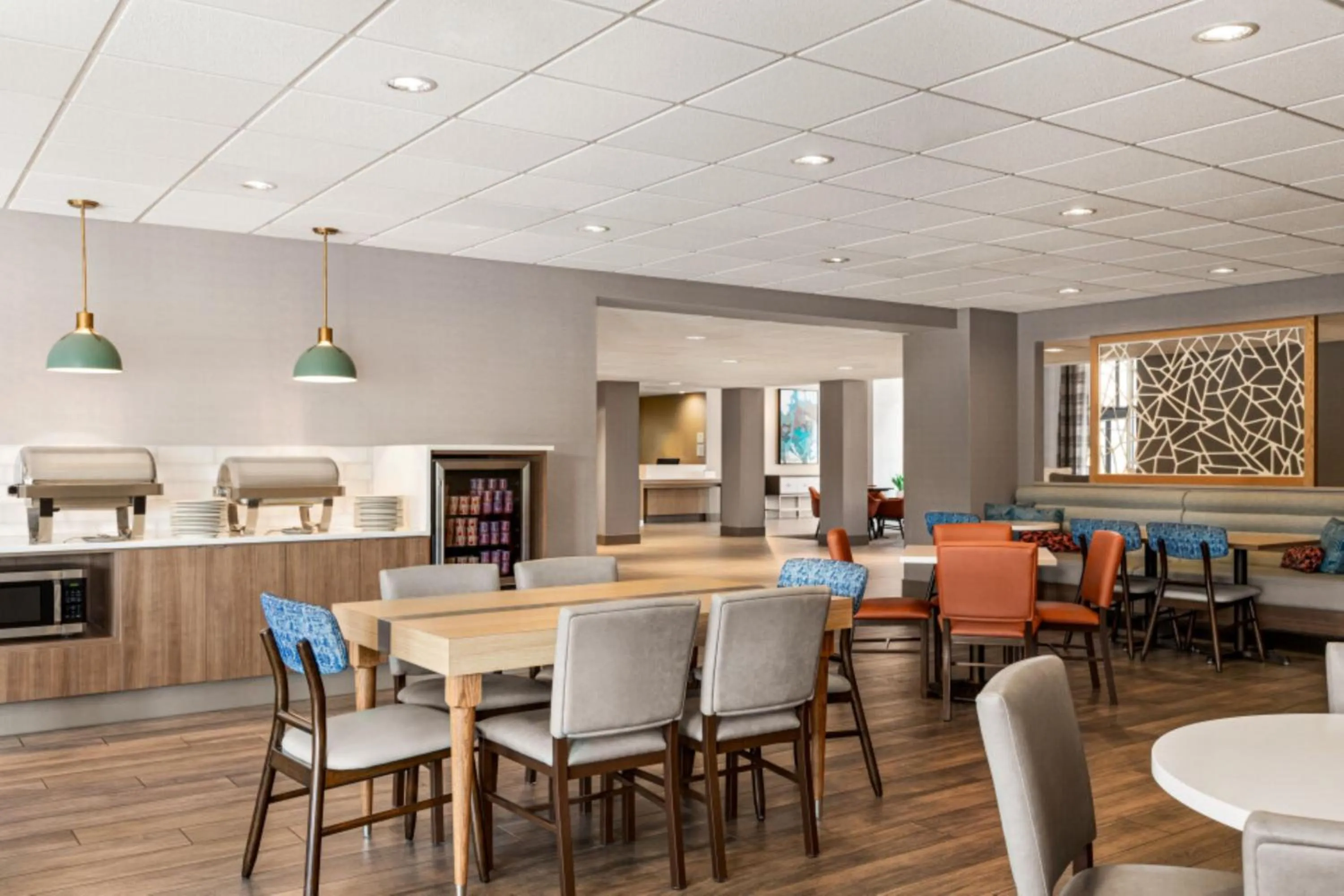 Breakfast in Holiday Inn Hotel & Suites Council Bluffs by IHG