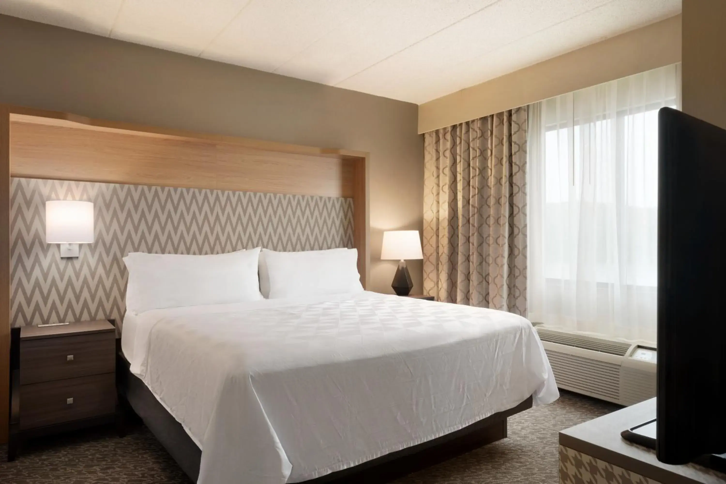 King Room - Mobility Access/Hearing Accessible in Holiday Inn Hotel & Suites Council Bluffs by IHG King Room - Mobility Access/Hearing Accessible in Holiday Inn Hotel & Suites Council Bluffs by IHG