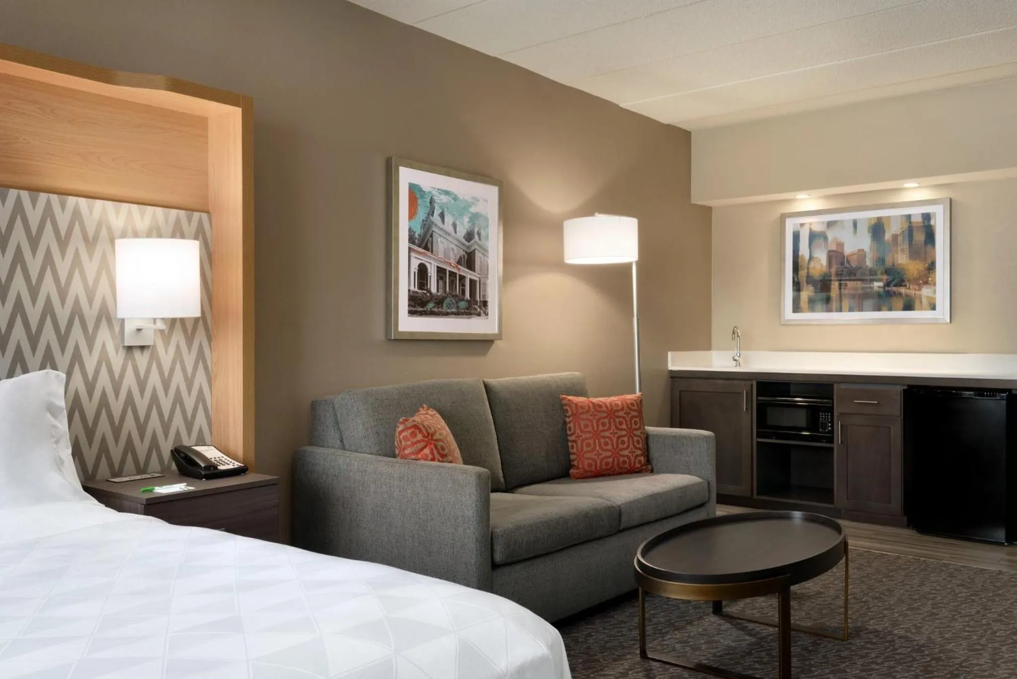 Photo of the whole room, Bed in Holiday Inn Hotel & Suites Council Bluffs by IHG