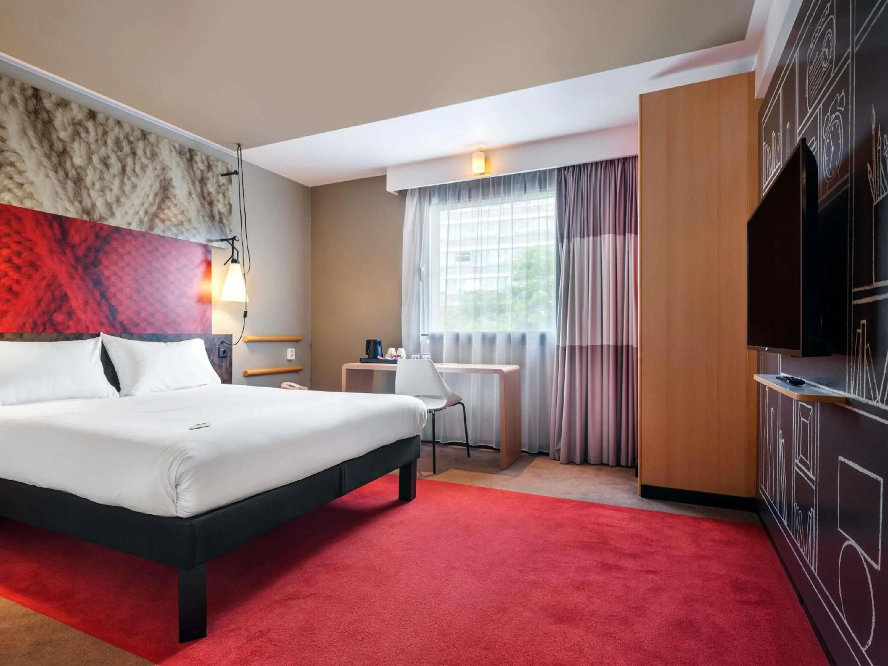 Bedroom, Bed in Hotel Ibis Krakow Centrum