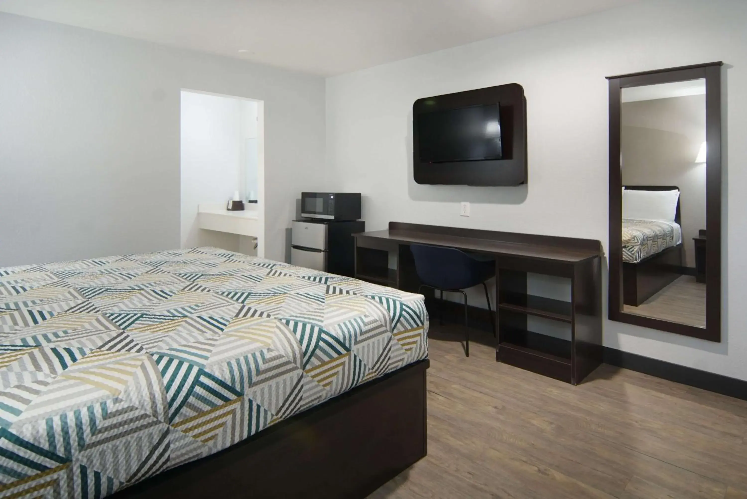 King Room - Non-Smoking in Motel 6-Lancaster, TX - DeSoto - Lancaster King Room - Non-Smoking in Motel 6-Lancaster, TX - DeSoto - Lancaster