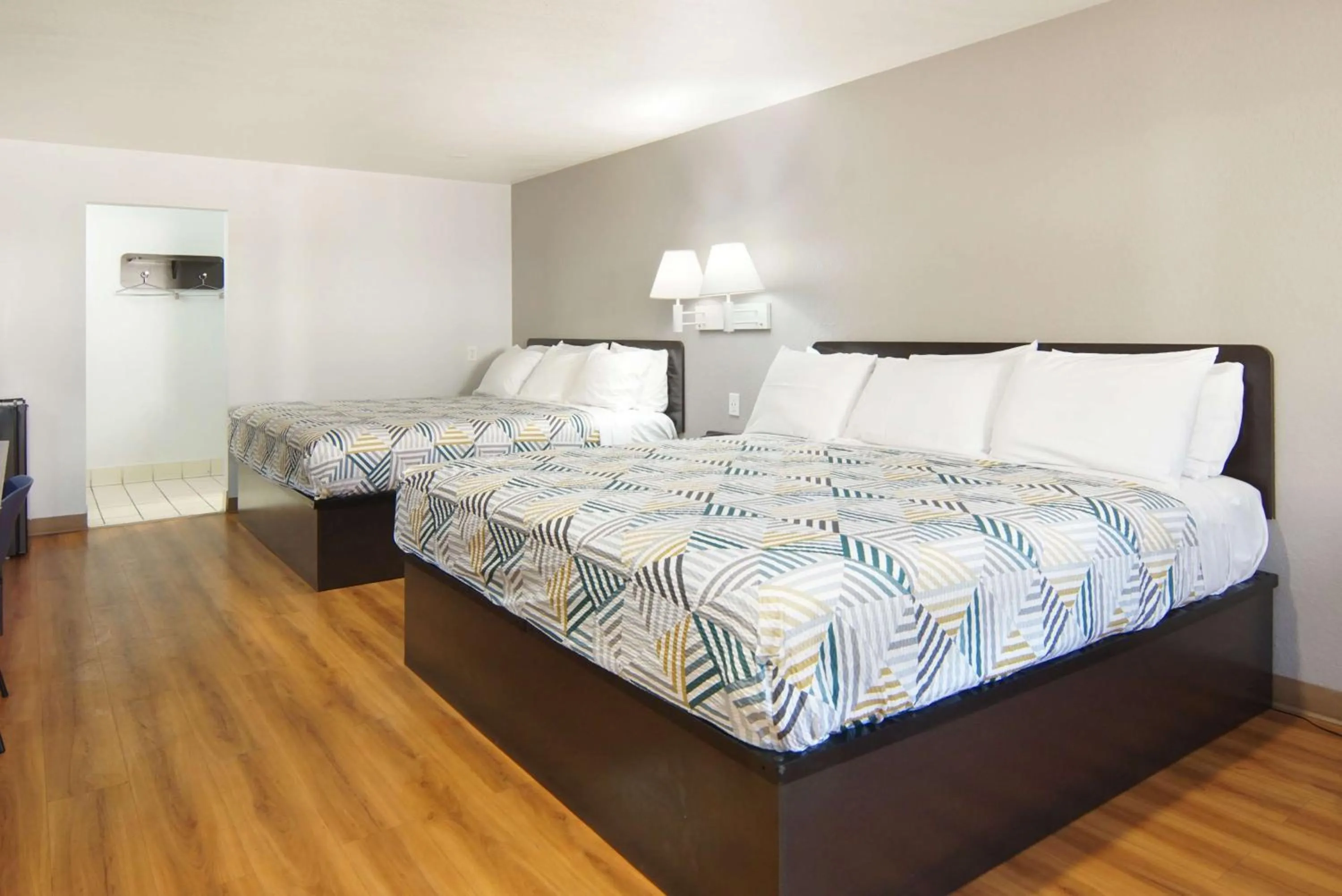 Bedroom, Bed in Motel 6-Lancaster, TX - DeSoto - Lancaster