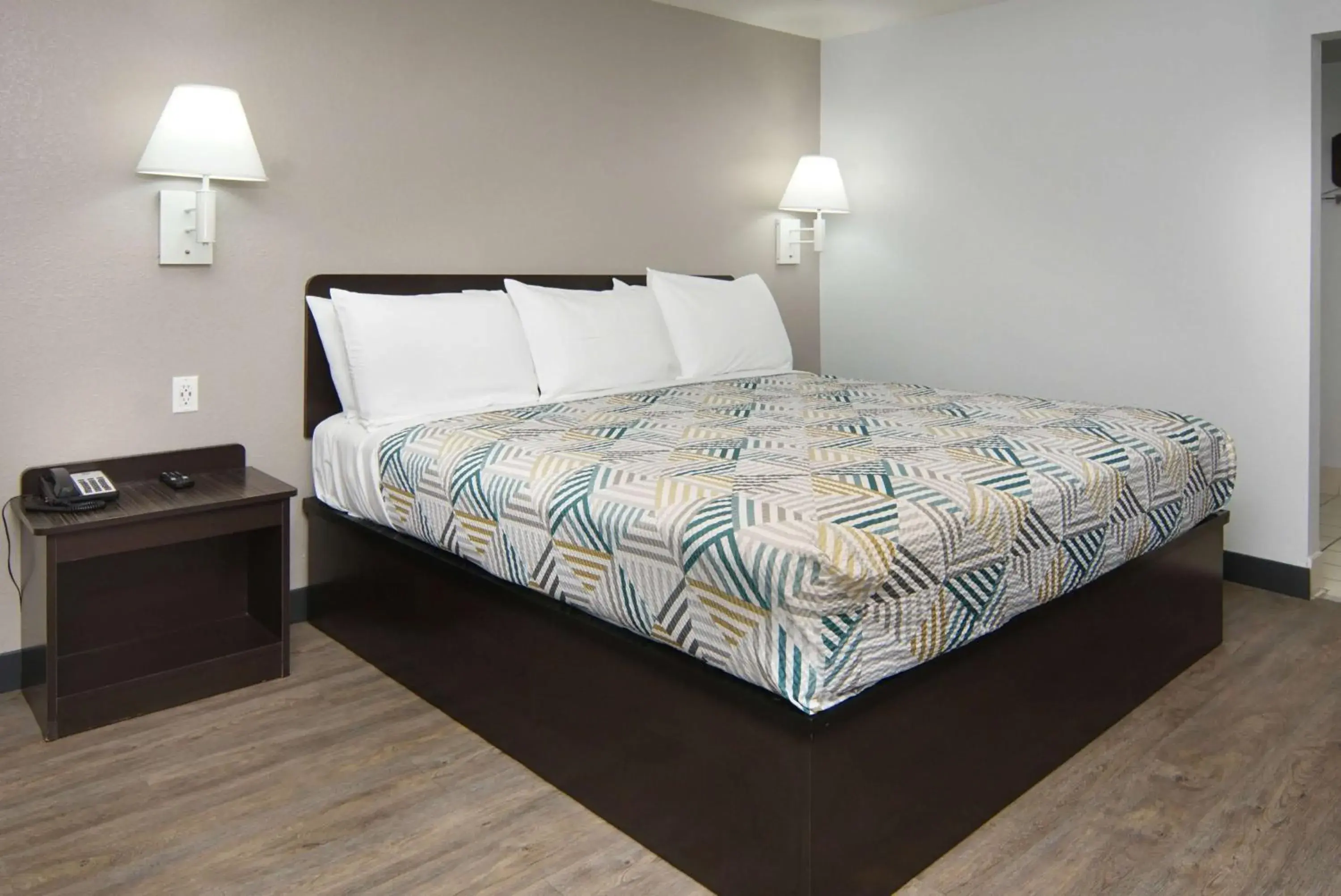 Bedroom, Bed in Motel 6-Lancaster, TX - DeSoto - Lancaster Bedroom, Bed in Motel 6-Lancaster, TX - DeSoto - Lancaster