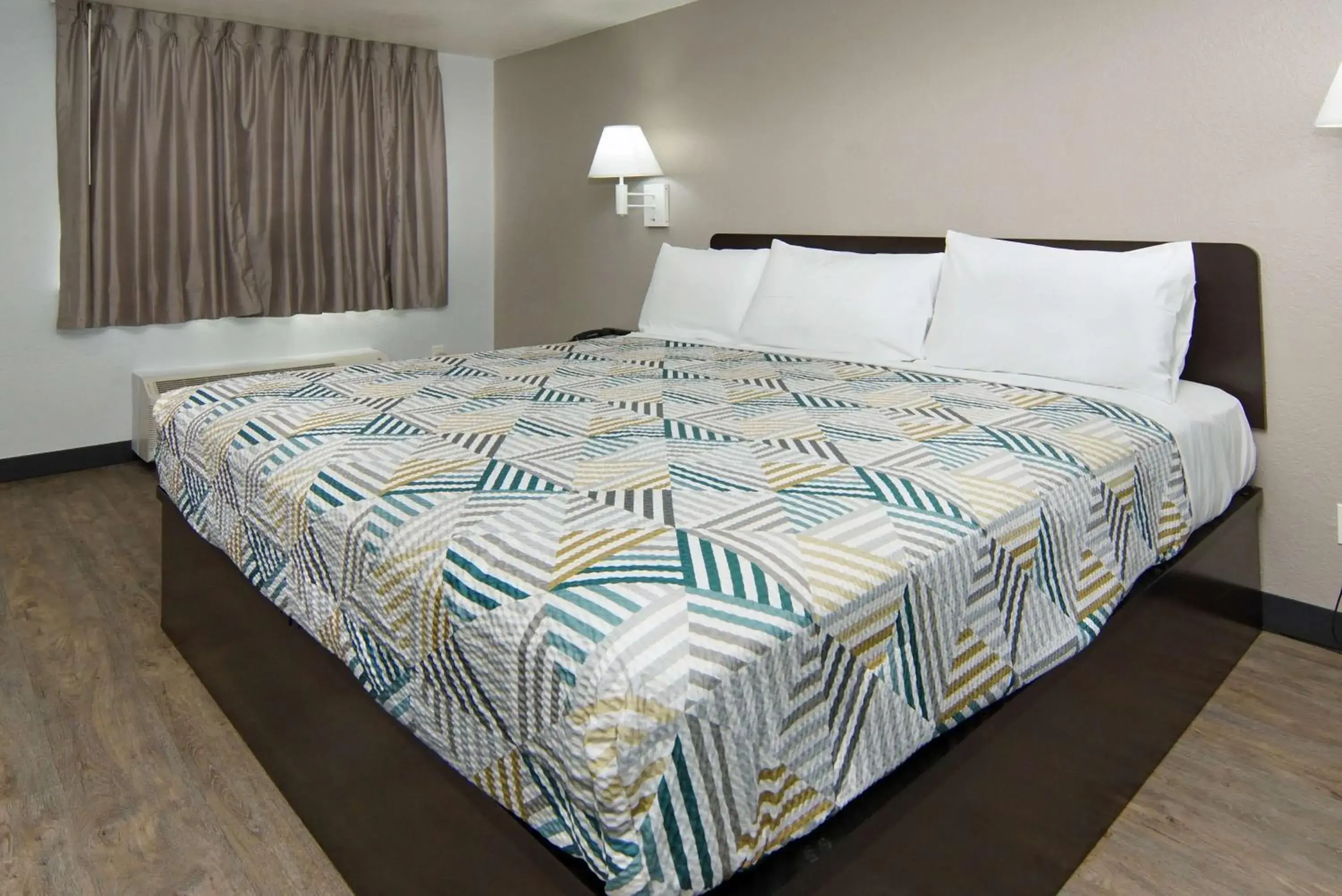 King Room - Disability Access - Smoking in Motel 6-Lancaster, TX - DeSoto - Lancaster King Room - Disability Access - Smoking in Motel 6-Lancaster, TX - DeSoto - Lancaster