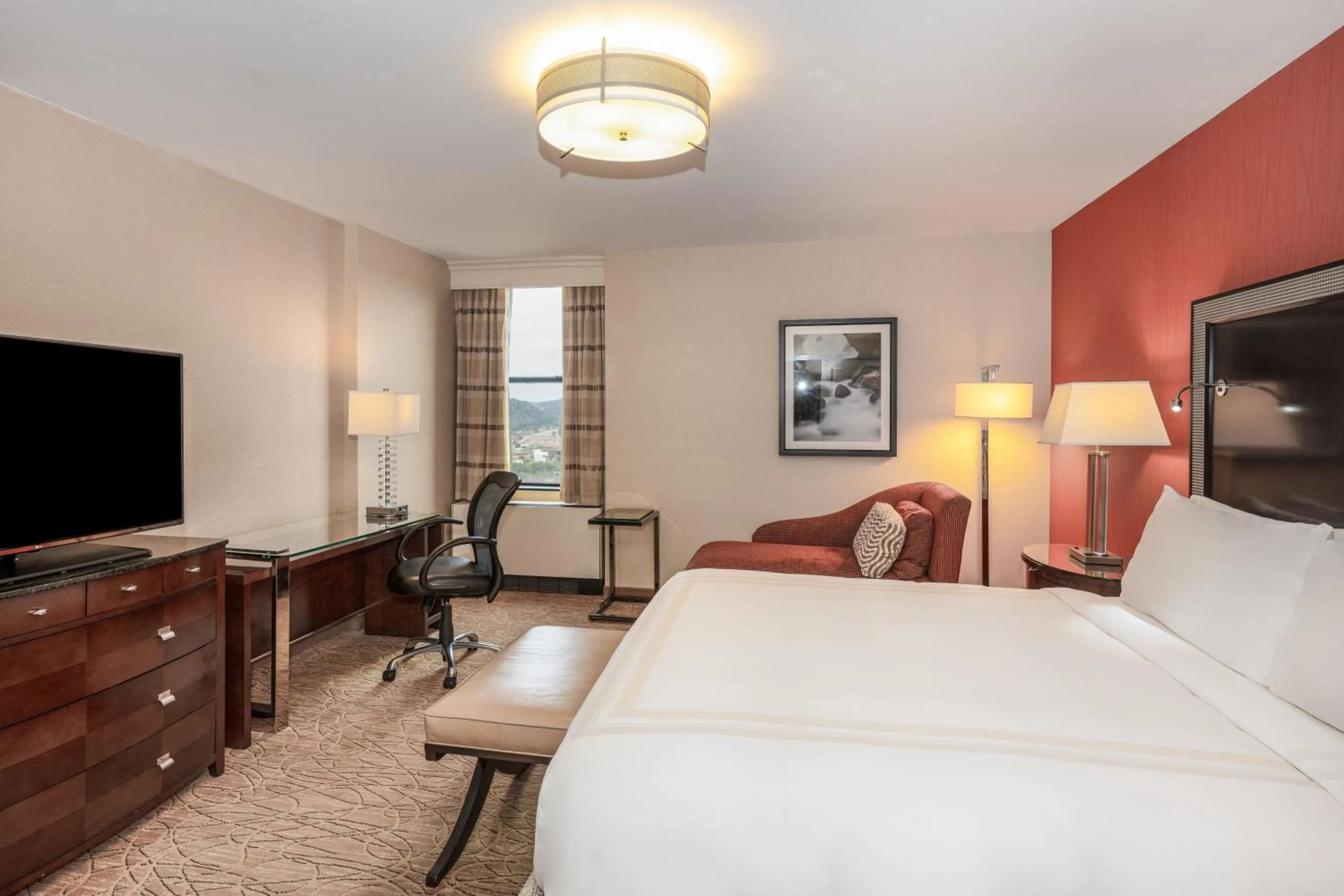 Bedroom, Bed in Pittsburgh Marriott City Center
