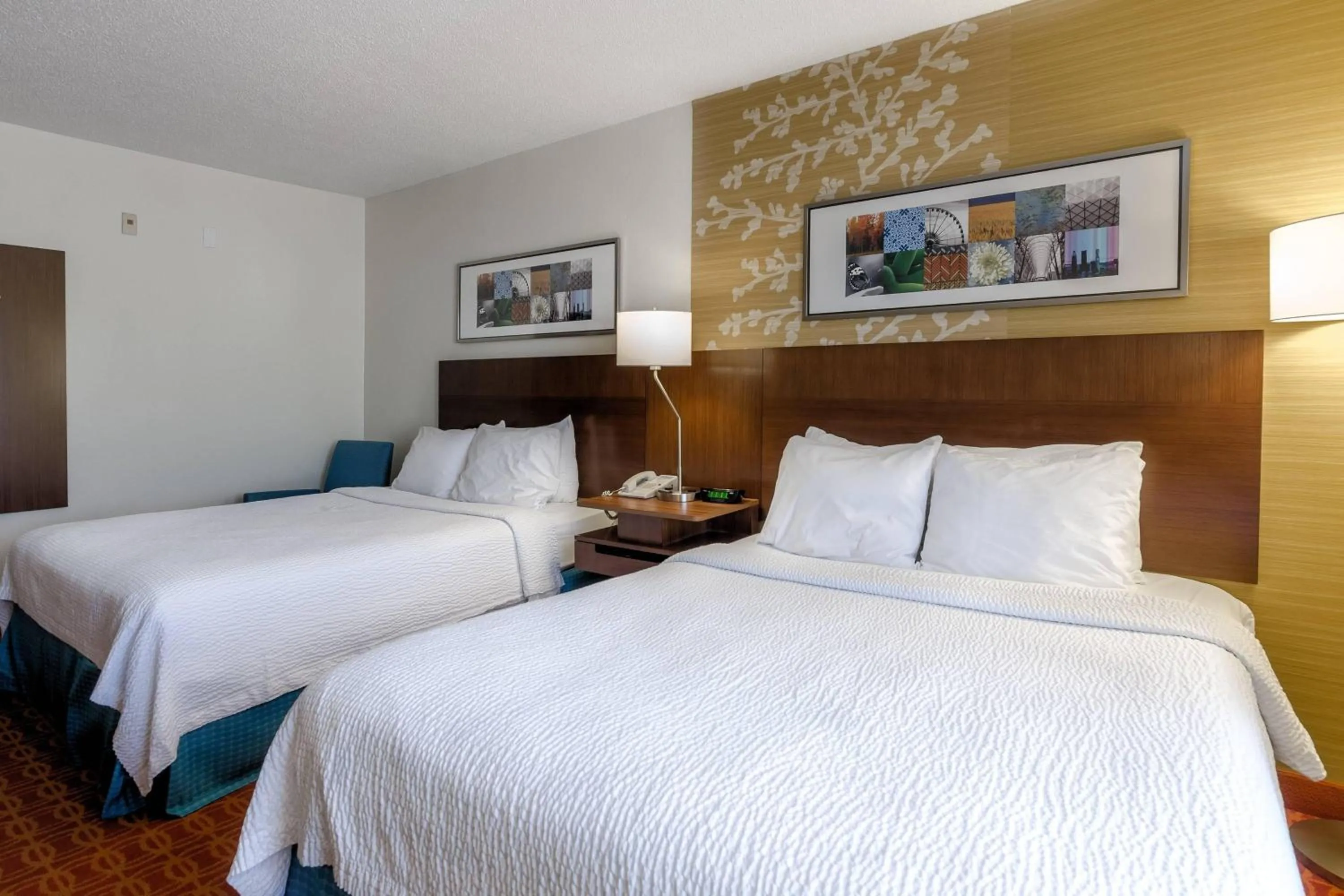 Photo of the whole room, Bed in Fairfield Inn and Suites by Marriott Potomac Mills Woodbridge