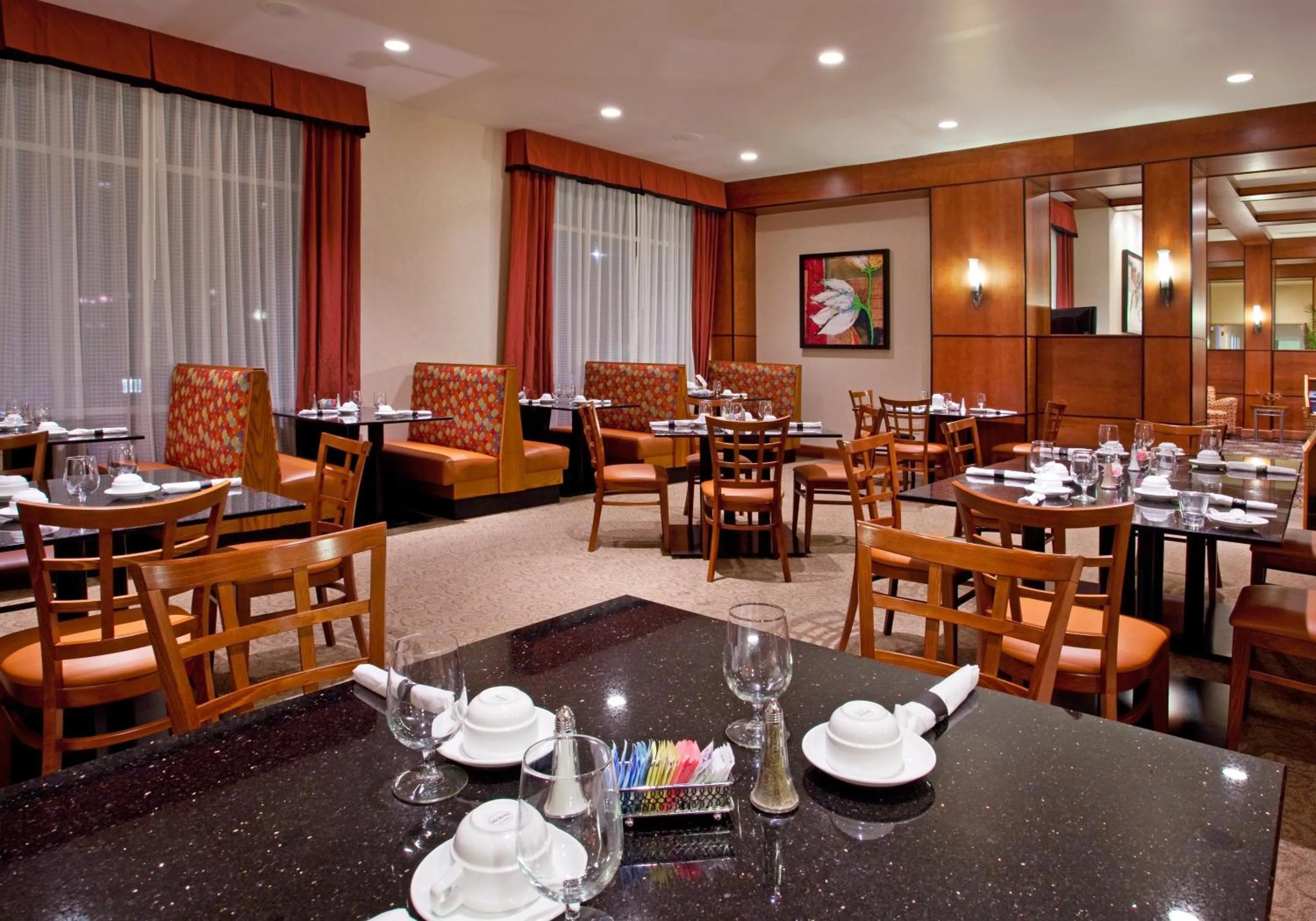 Restaurant/places to eat in Holiday Inn Purdue - Fort Wayne, an IHG Hotel