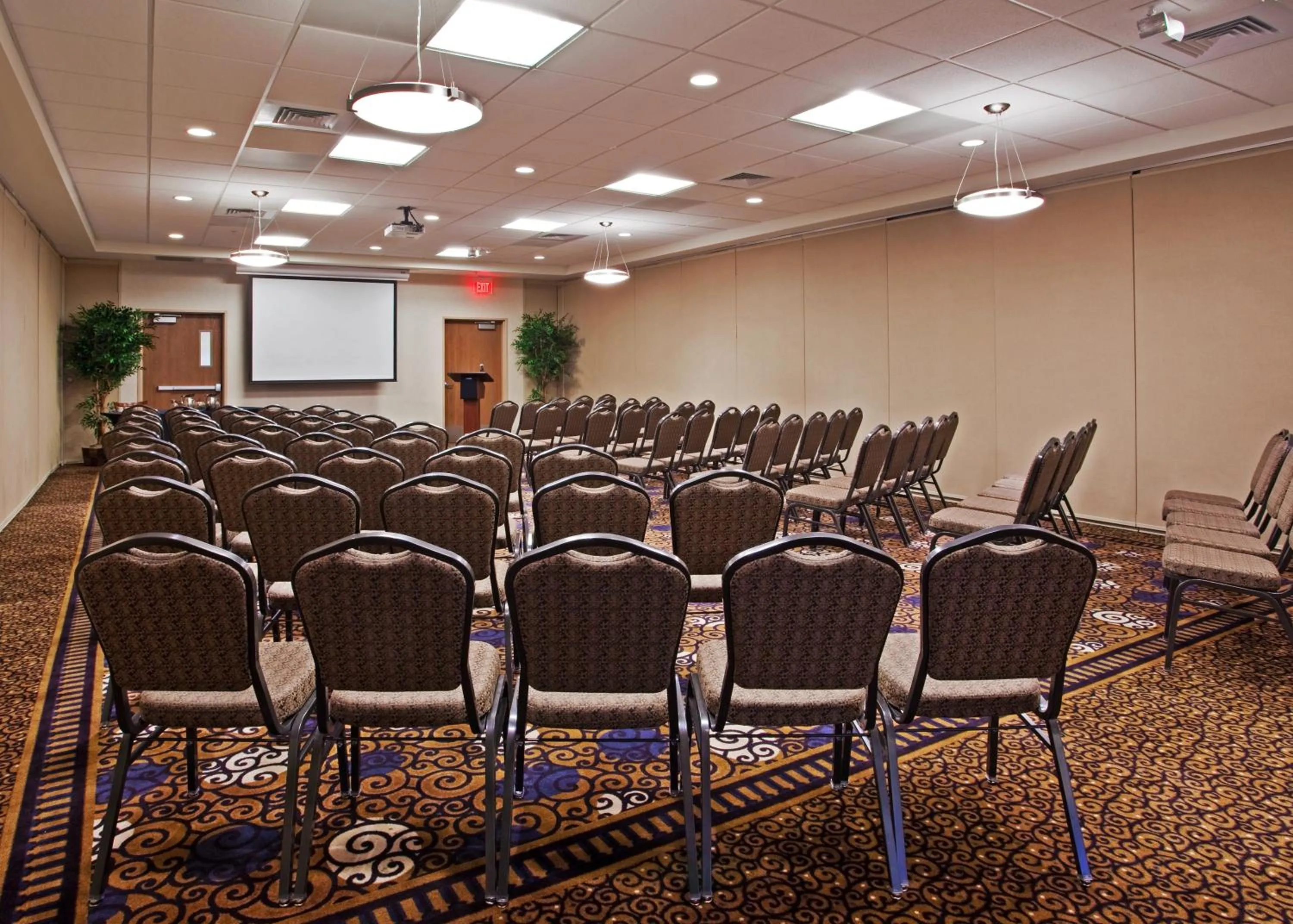 Meeting/conference room in Holiday Inn Purdue - Fort Wayne, an IHG Hotel