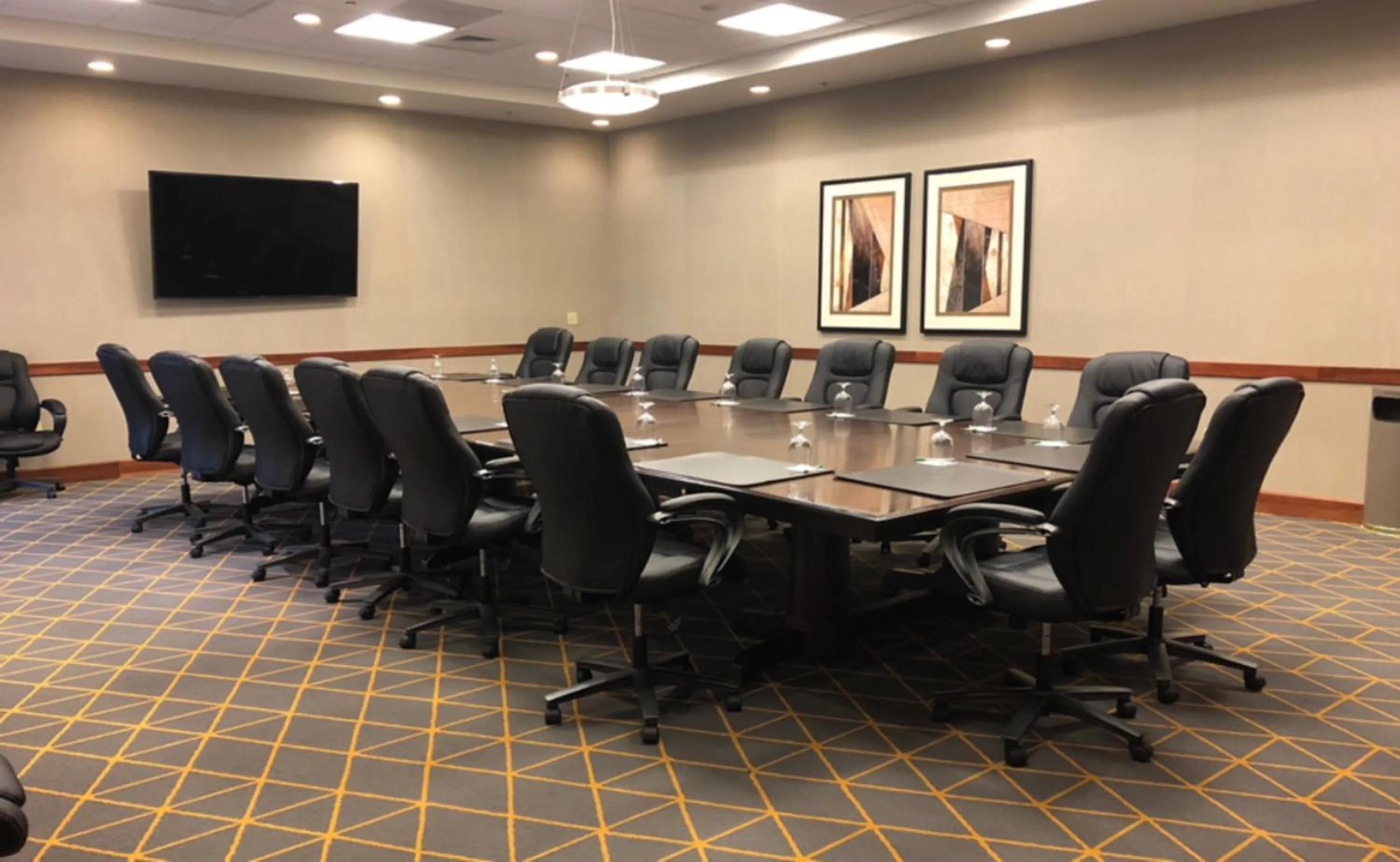 Meeting/conference room in Holiday Inn Purdue - Fort Wayne, an IHG Hotel