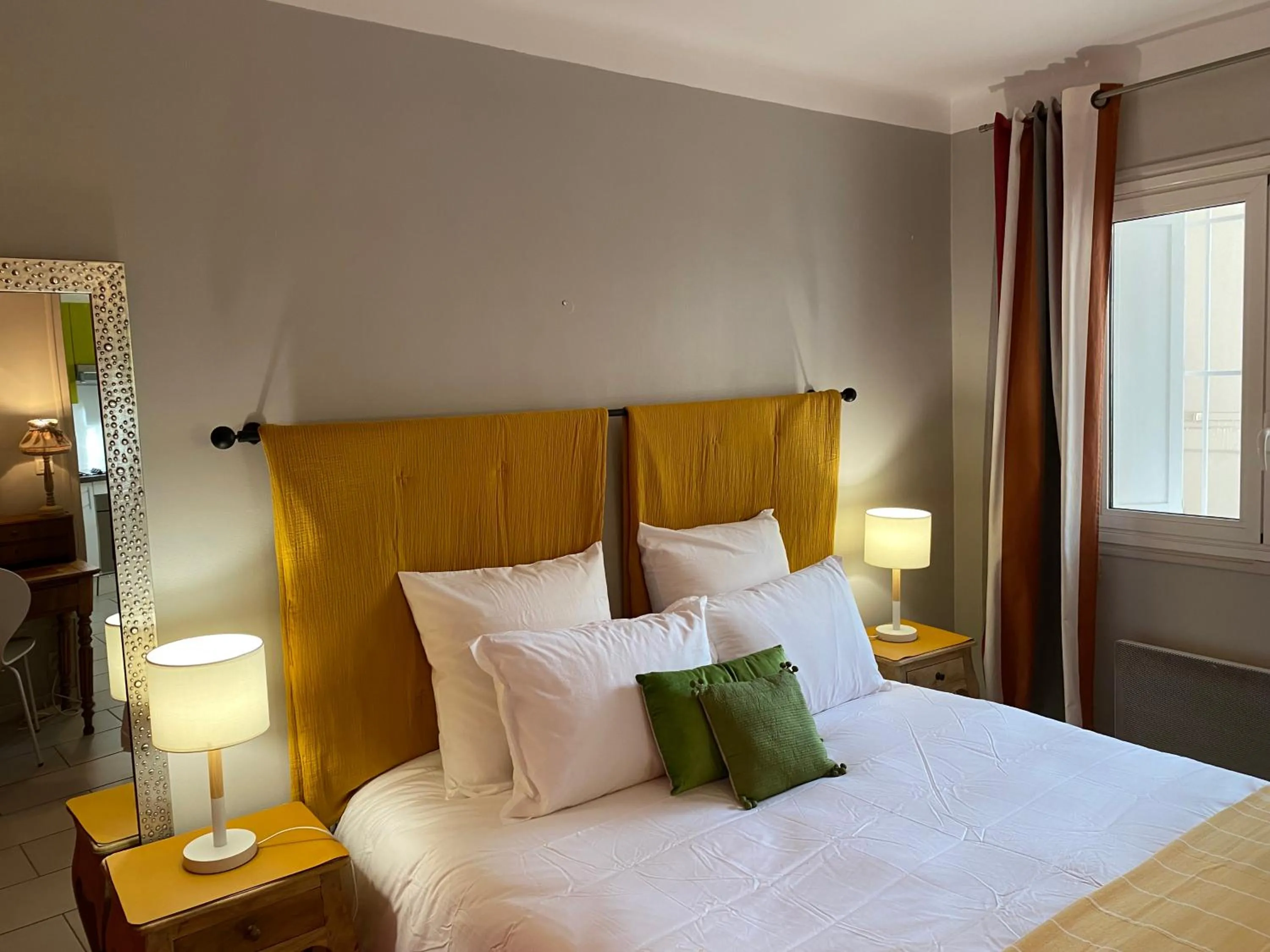 Bed in Appartement Front de Mer