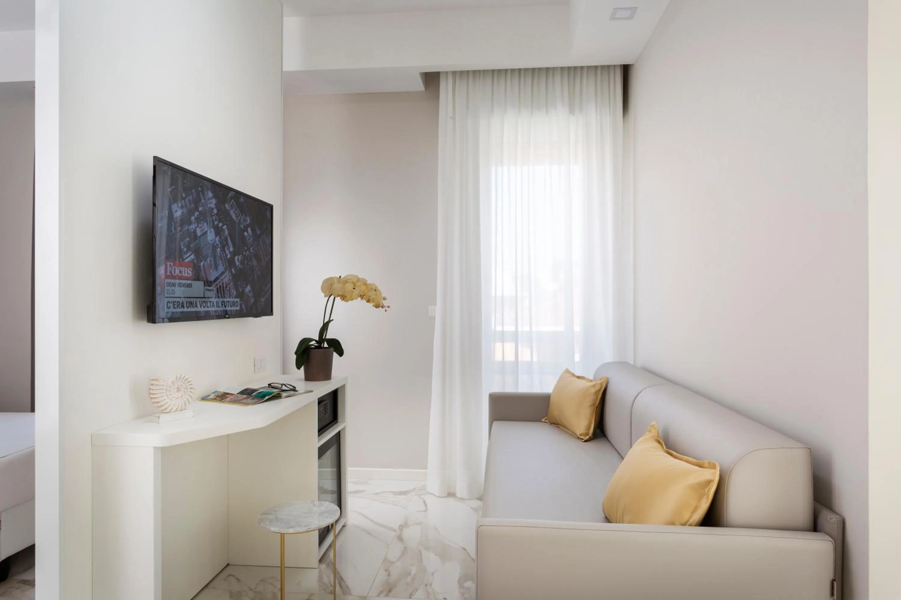 TV and multimedia, Bed in Hotel Cenisio