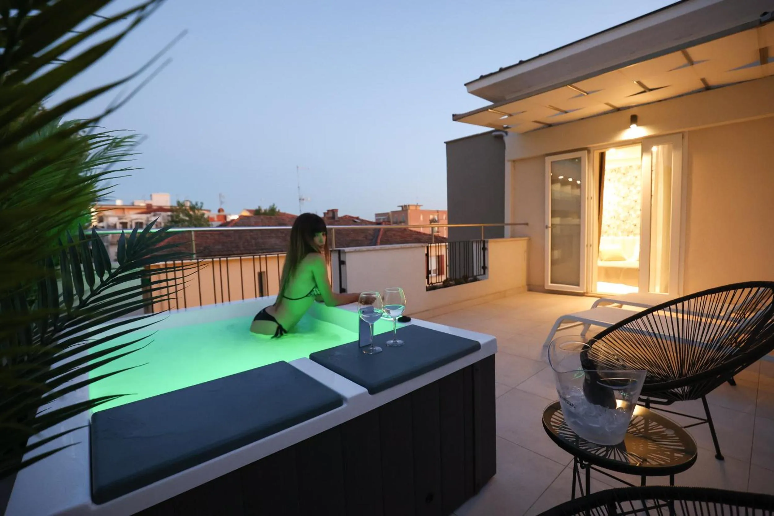 Hot Tub in Hotel Cenisio