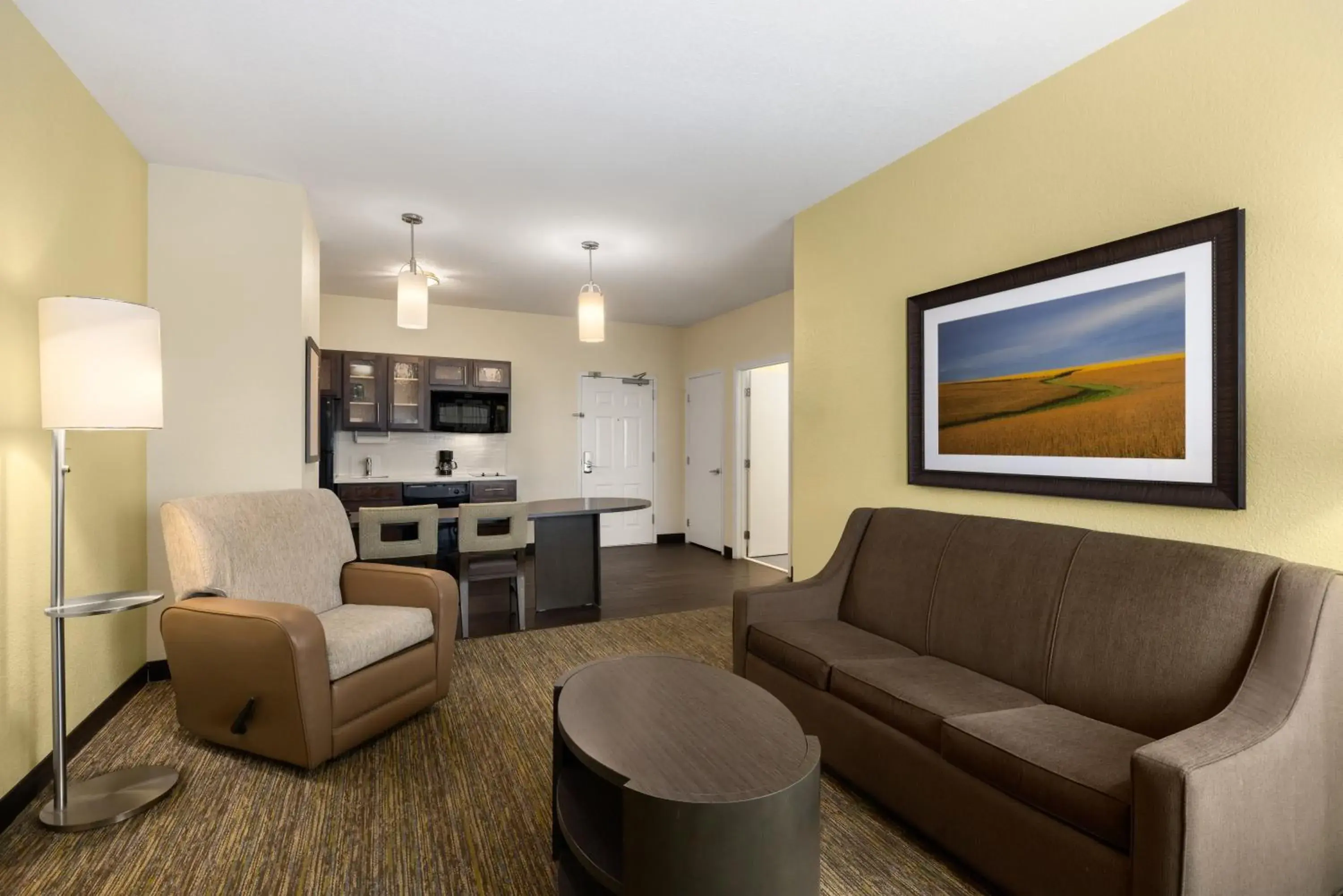 Living room in Candlewood Suites Bismarck Living room in Candlewood Suites Bismarck