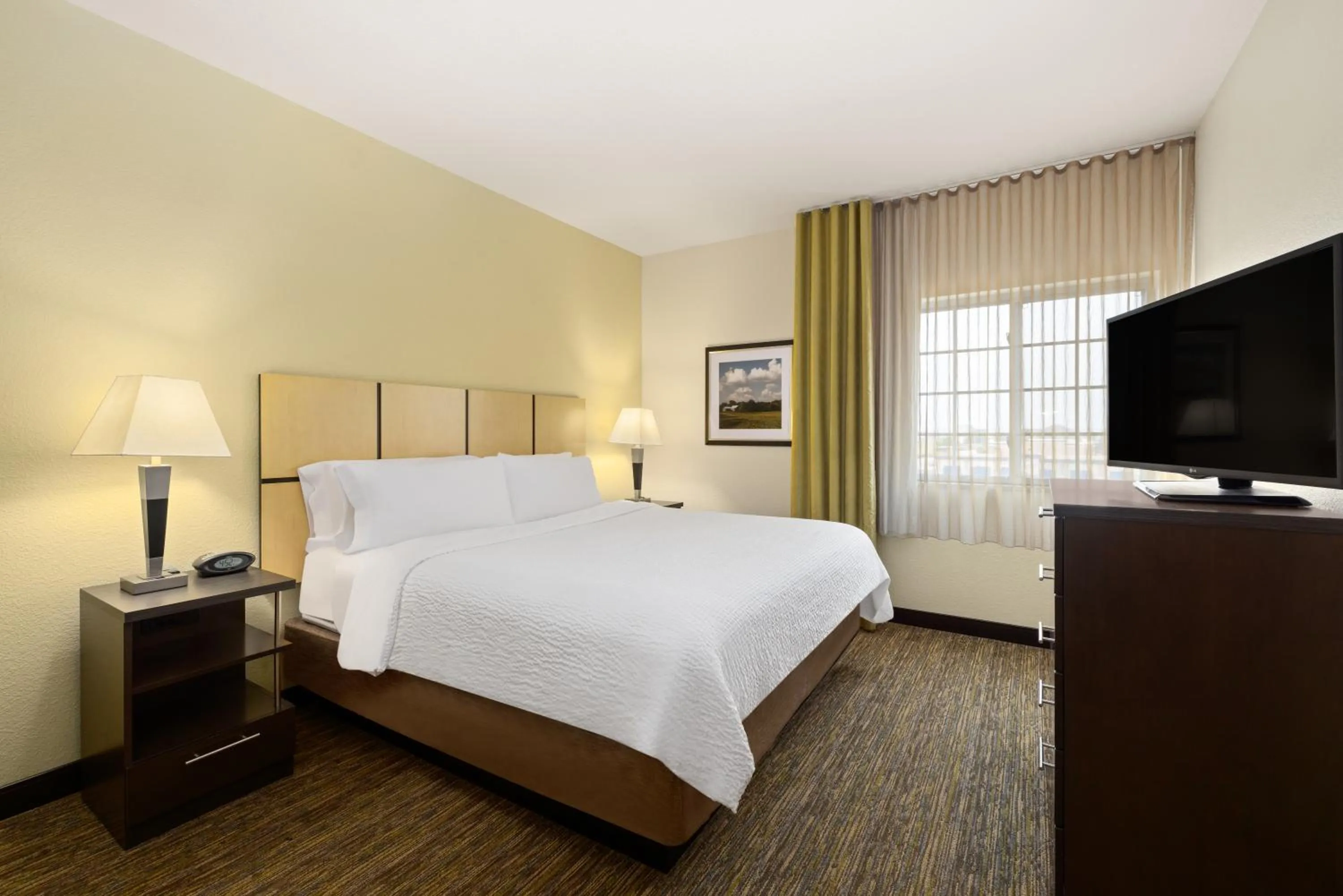 Bedroom, Bed in Candlewood Suites Bismarck