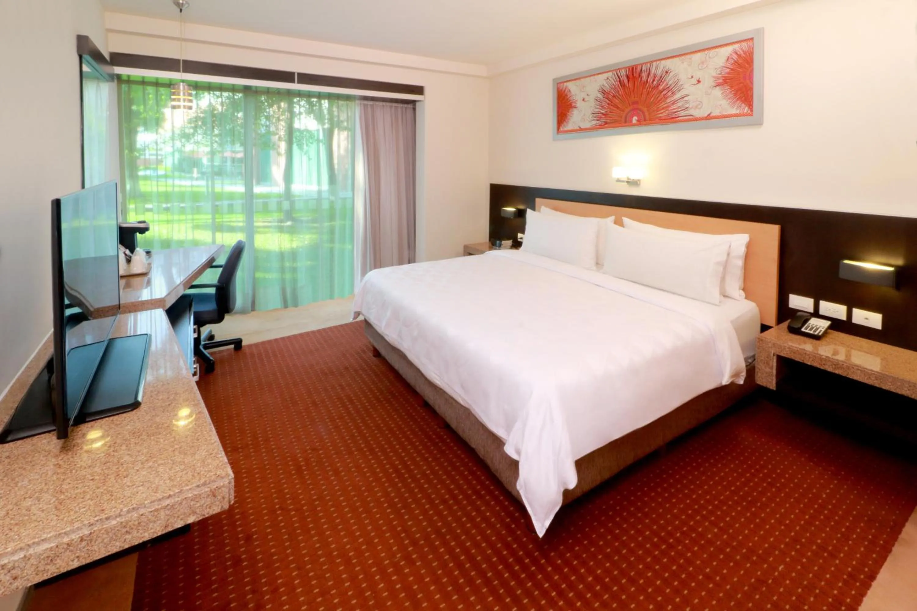 Photo of the whole room, Bed in Holiday Inn San Luis Potosi-Quijote by IHG