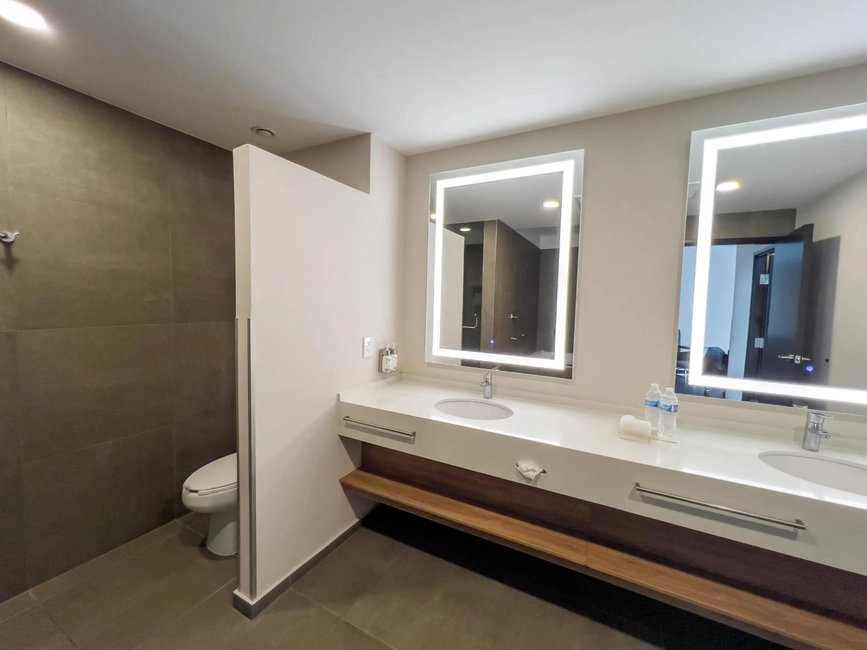 Photo of the whole room in Holiday Inn San Luis Potosi-Quijote by IHG