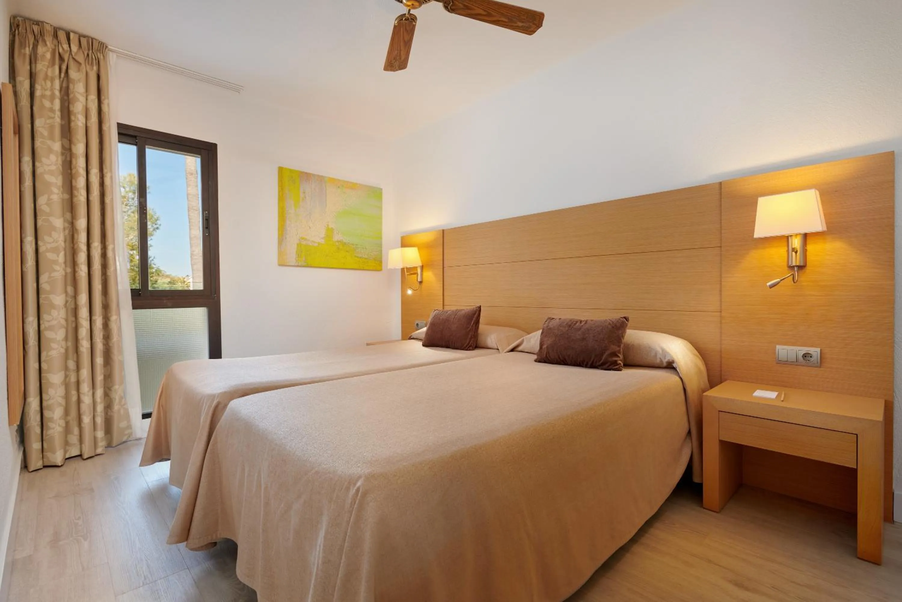 Bed in Hipotels Mediterraneo Club