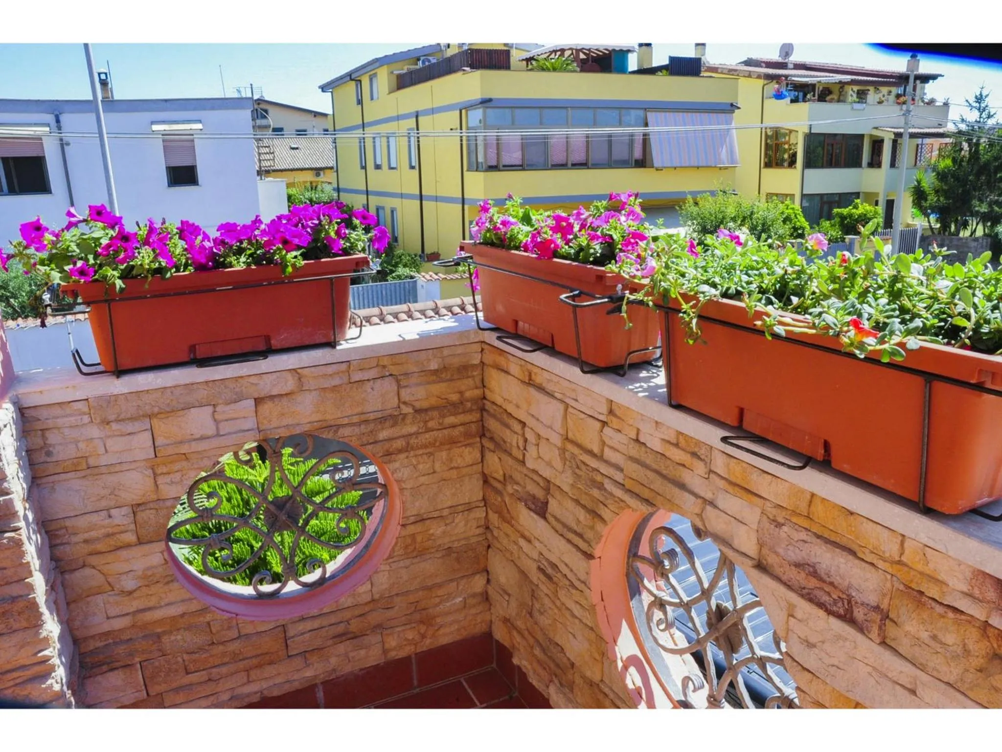 Facade/entrance in Villa Erasi